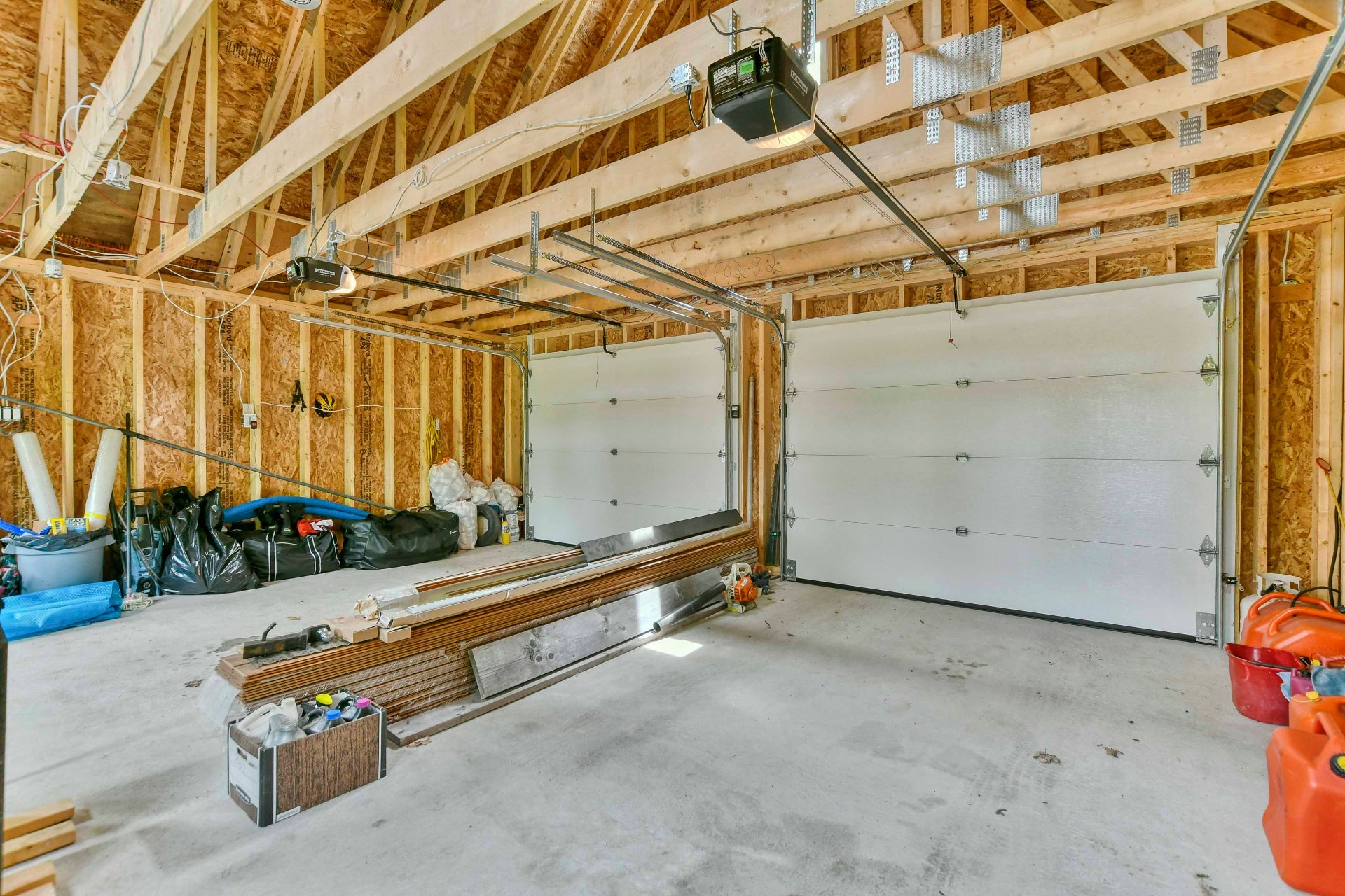 Photo - Garage