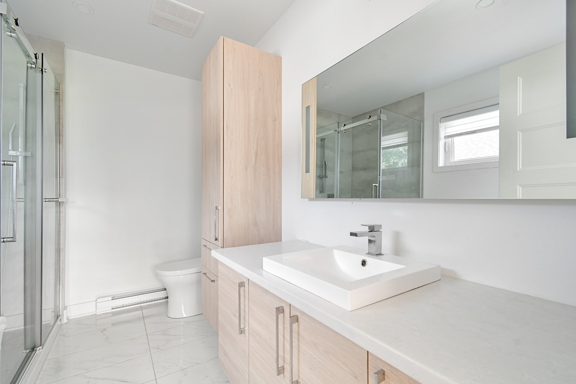 Ensuite bathroom
