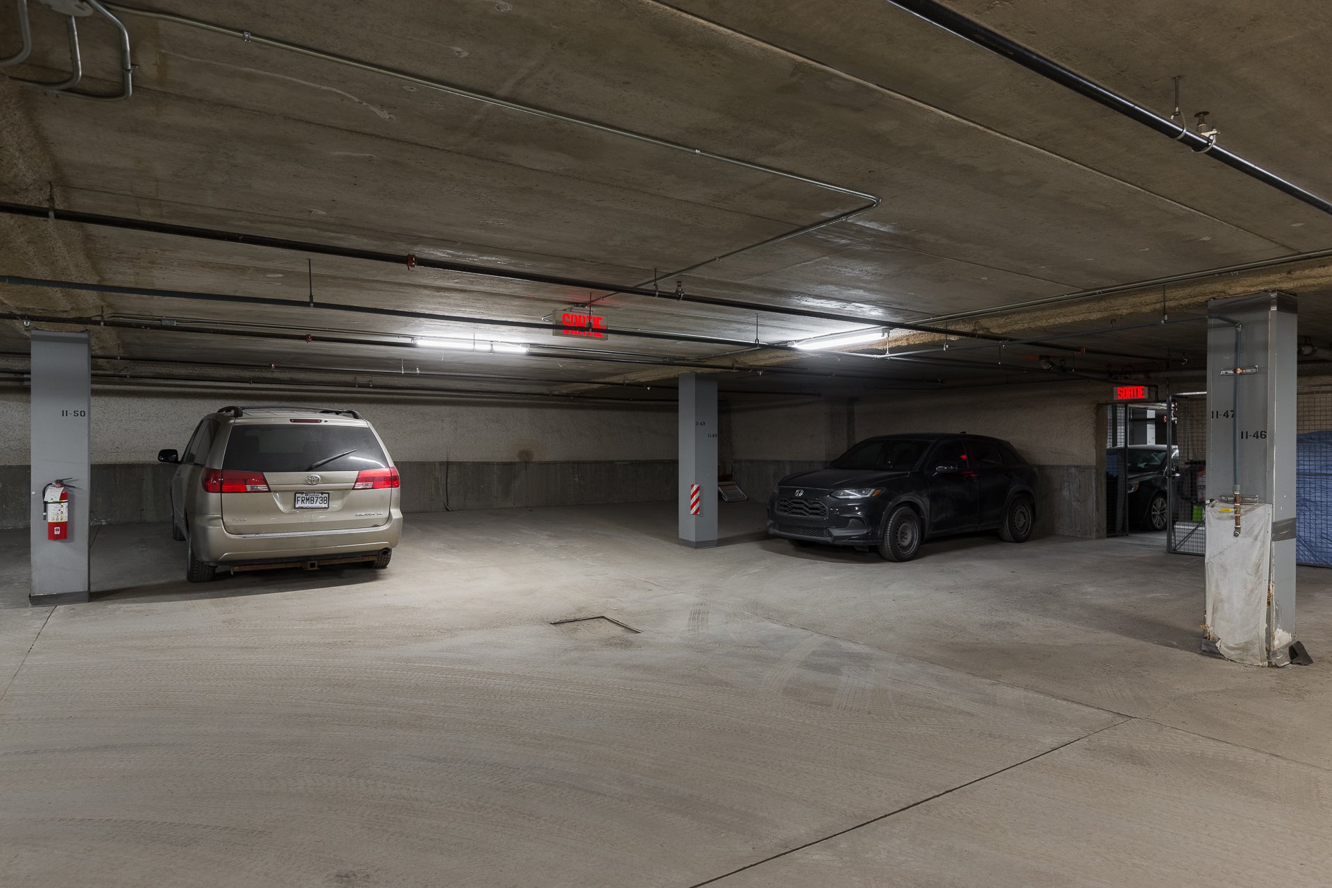Photo - Garage