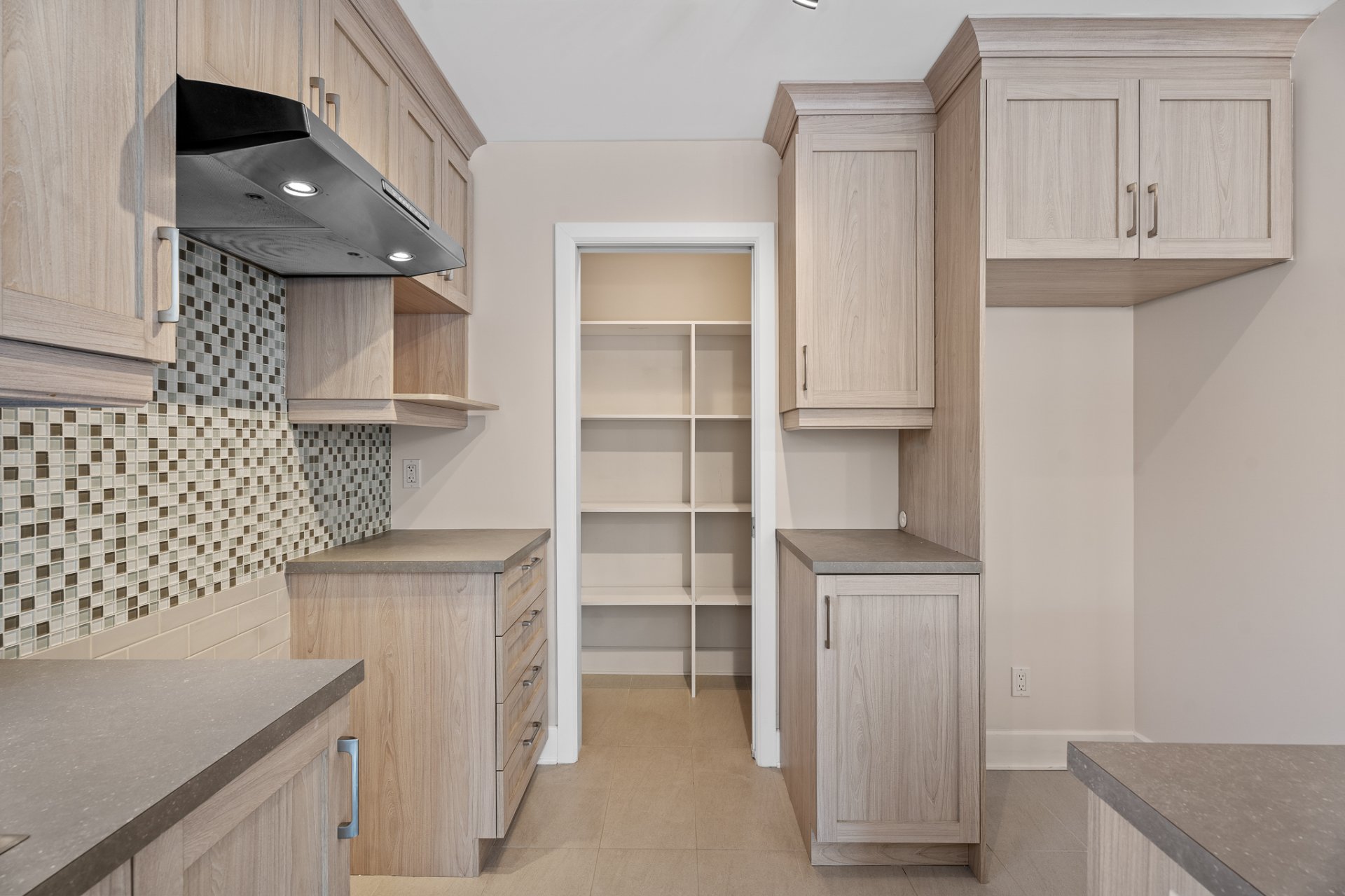 Photo - Kitchen