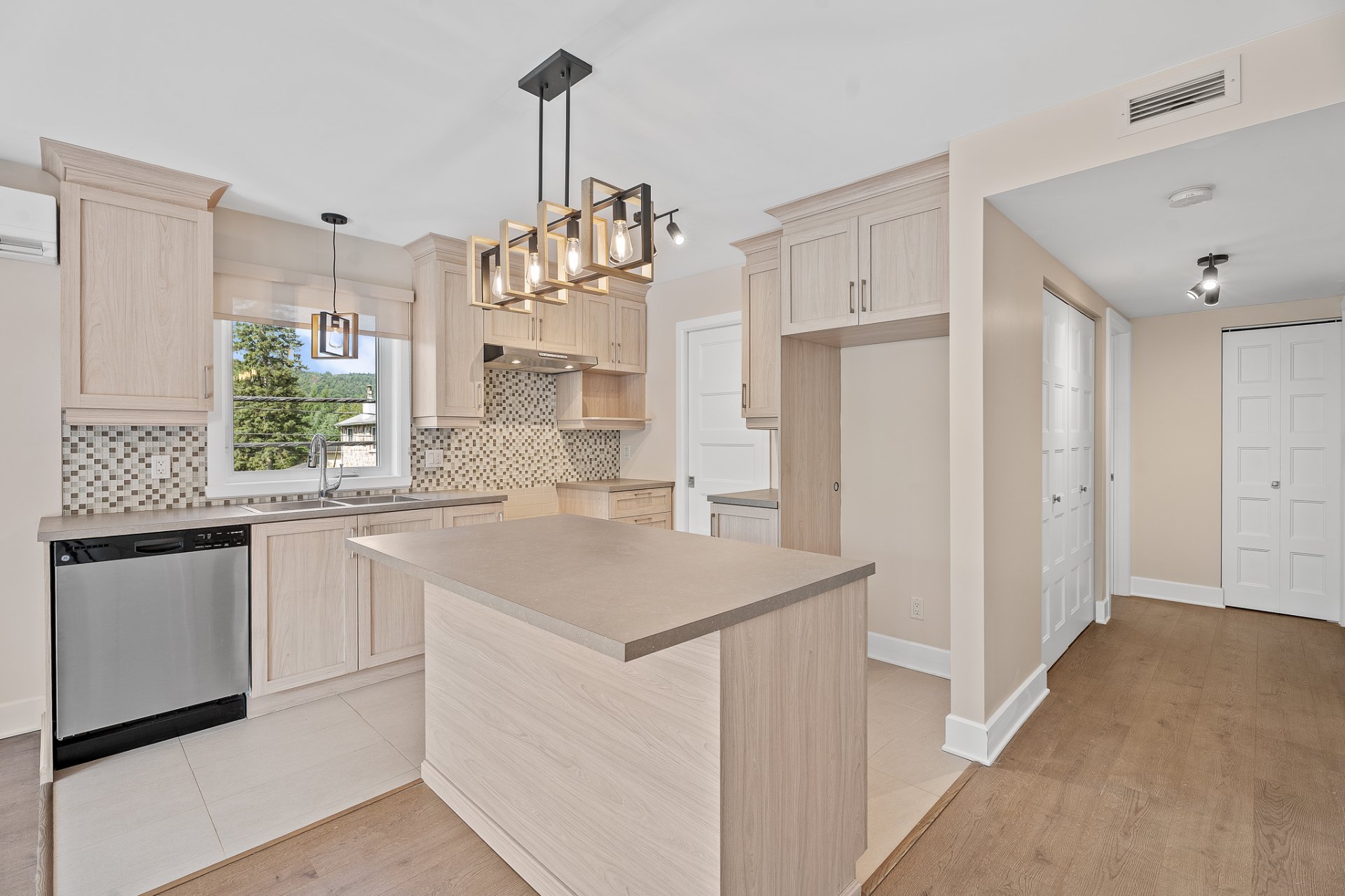 Photo - Kitchen