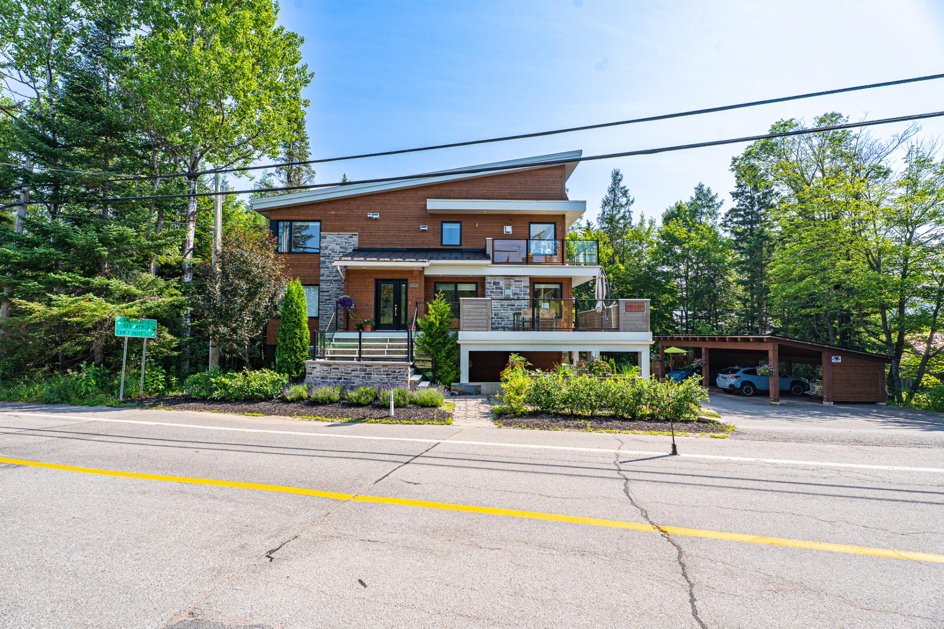 Photo - Frontage