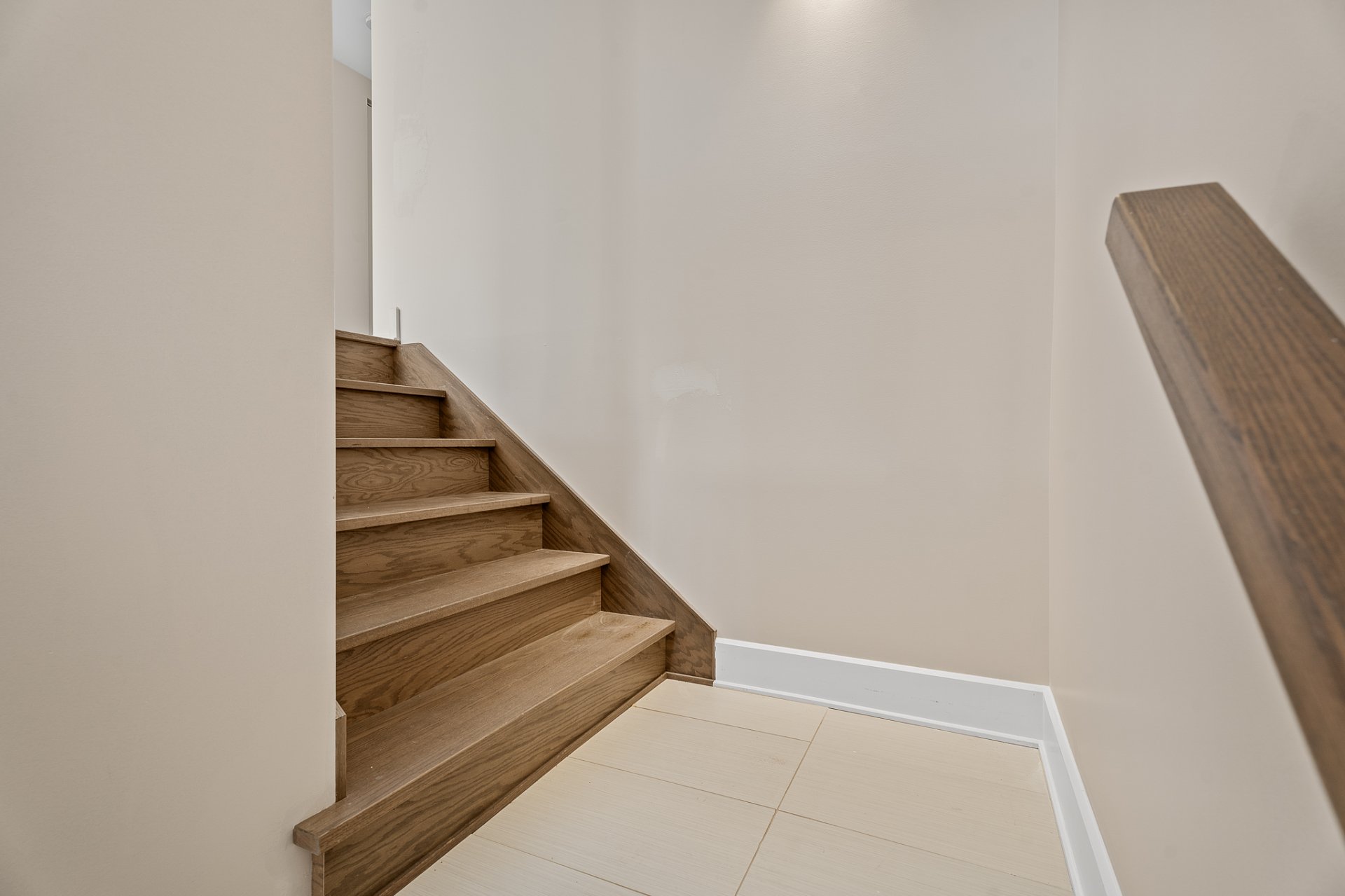Photo - Hallway