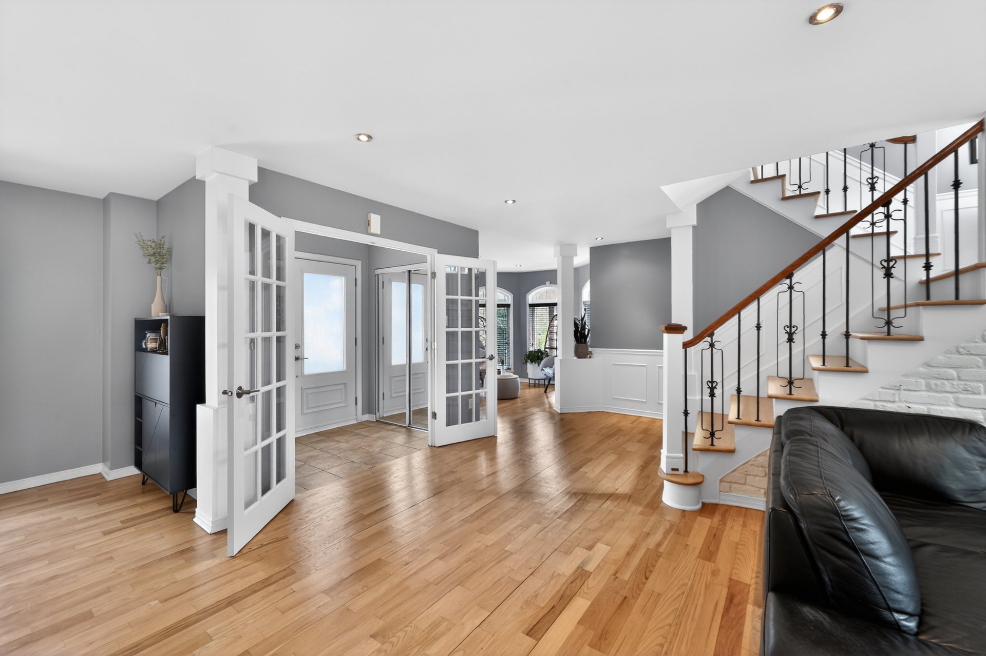 Photo - Overall View