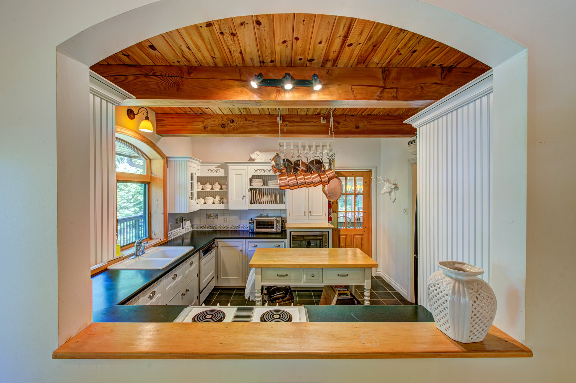 Photo - Kitchen