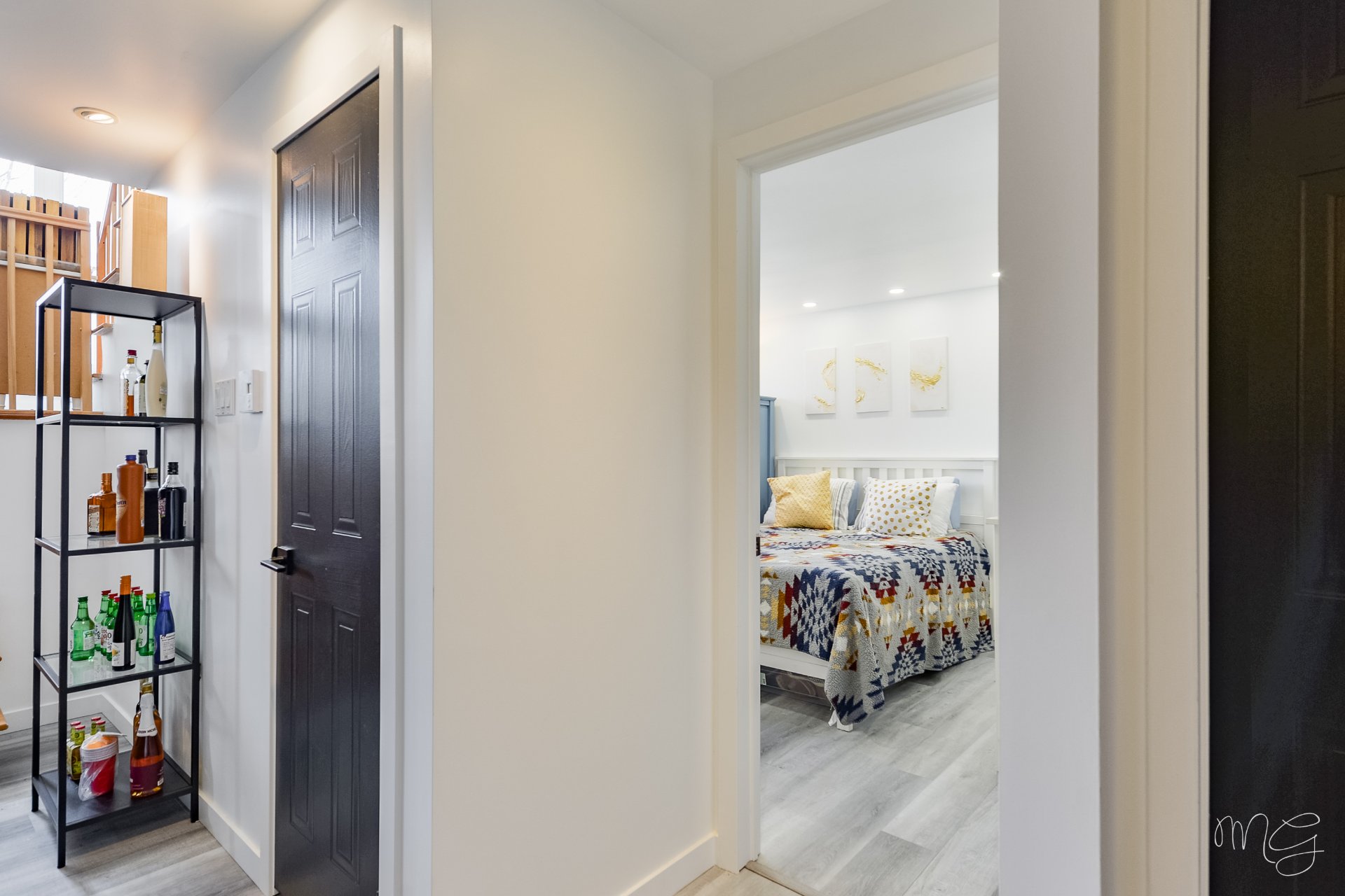 Photo - PASAGEWAY