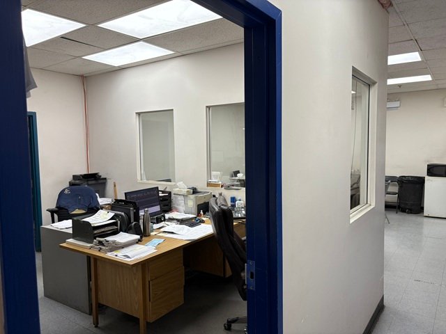Photo - Bureau