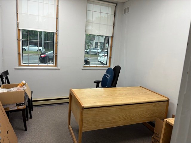 Photo - Bureau