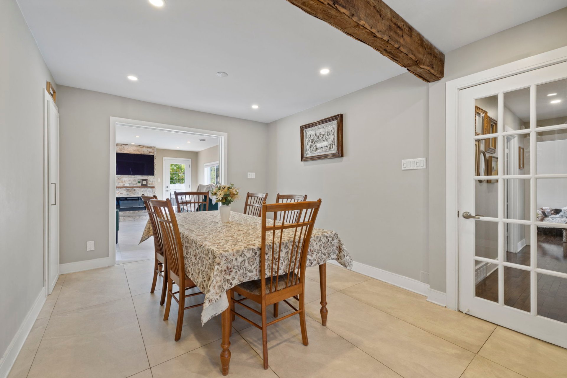 Photo - Dining room