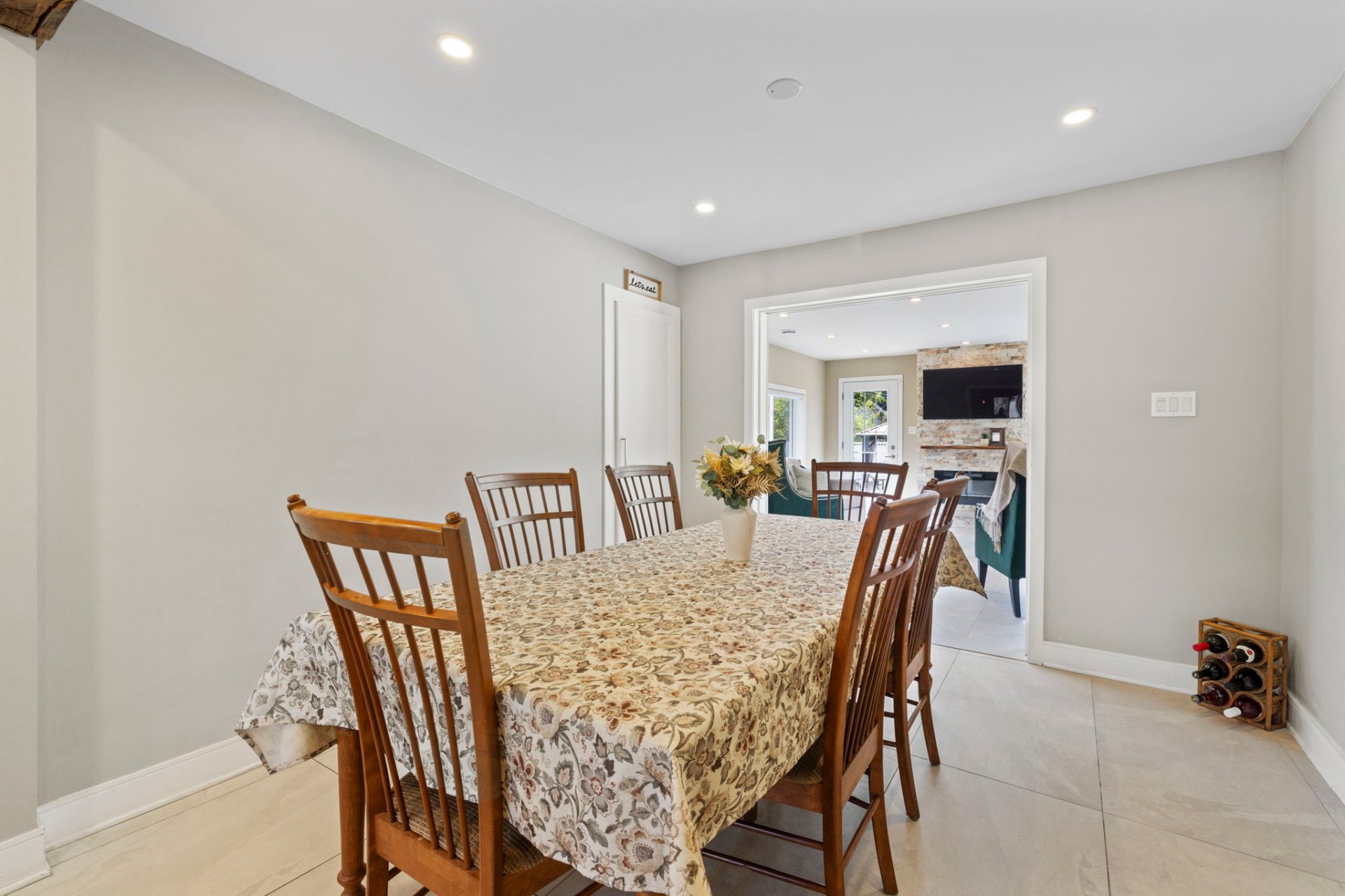 Photo - Dining room