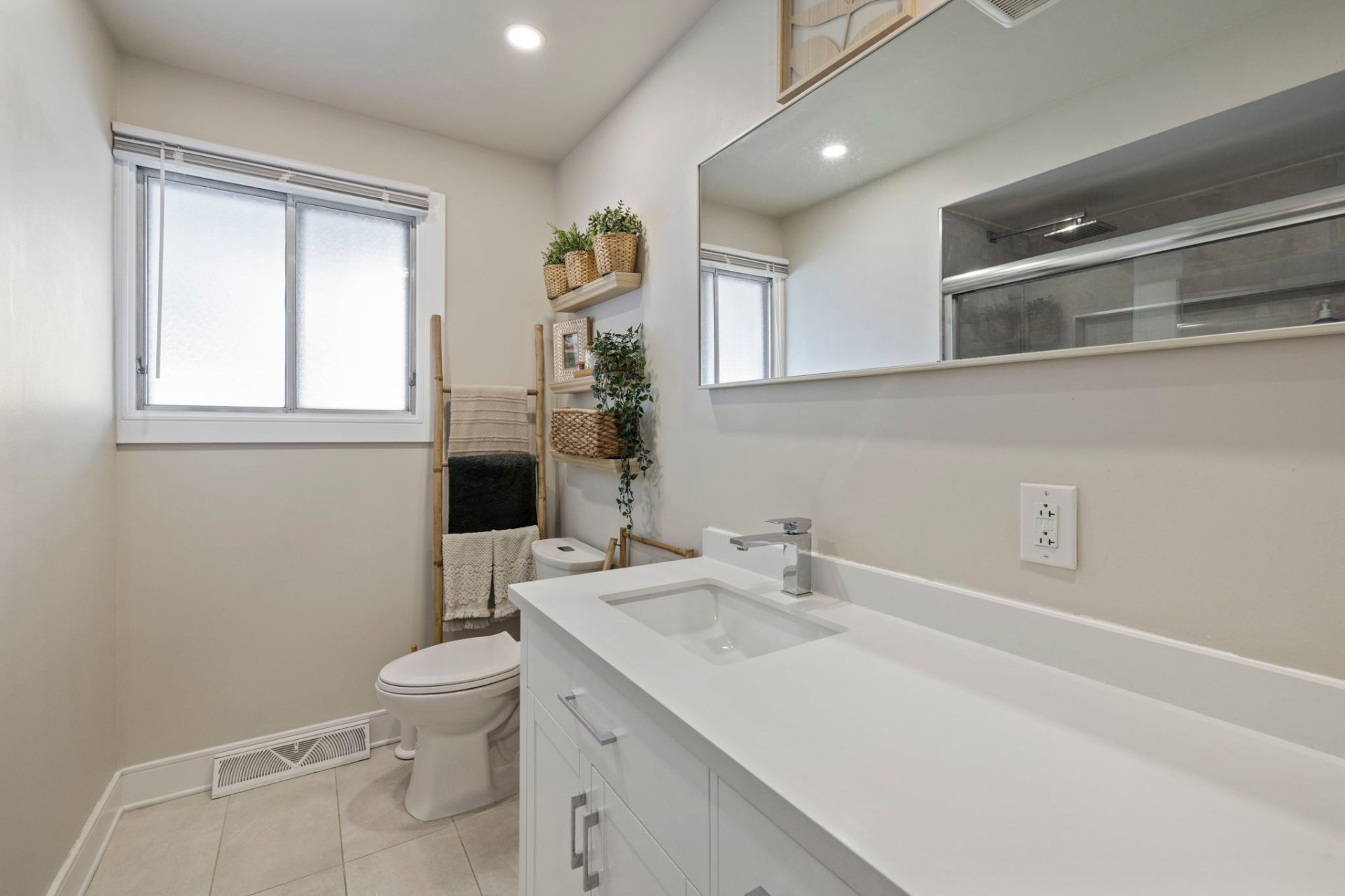 Photo - Bathroom