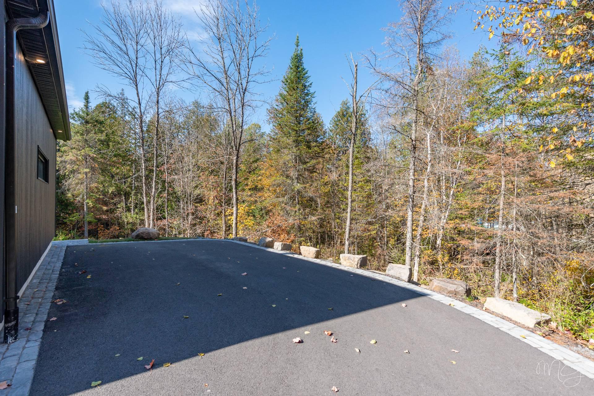 Photo - Stationnement