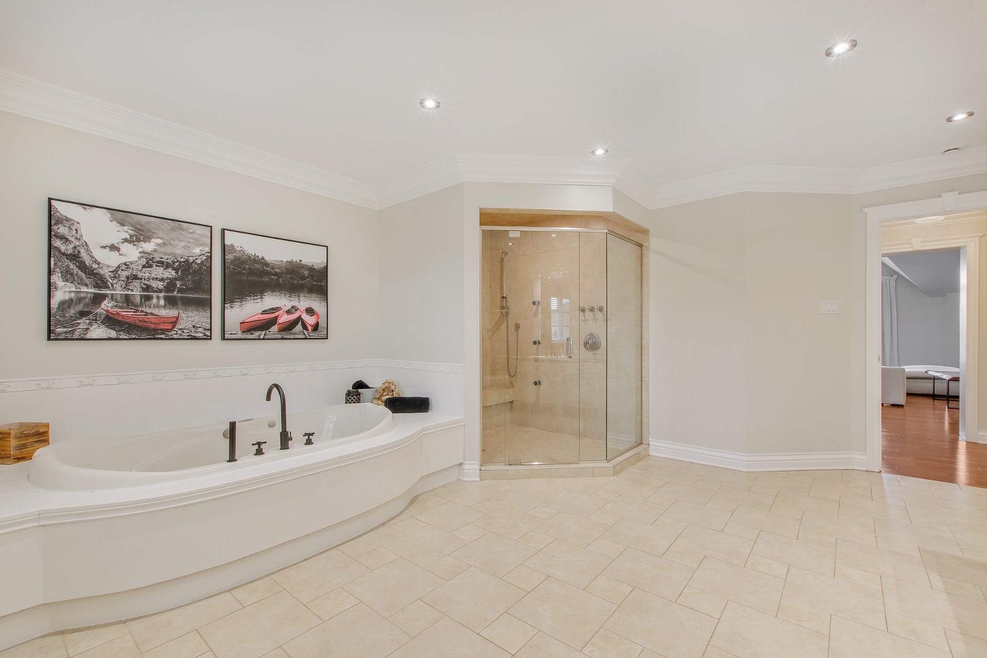 Salle de bains attenante à la CCP