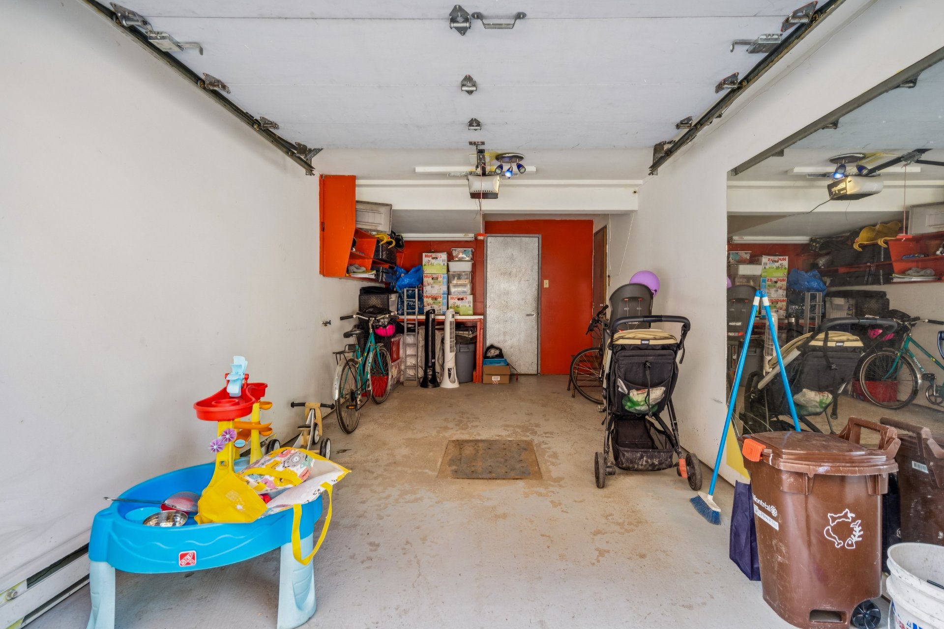 Photo - Garage