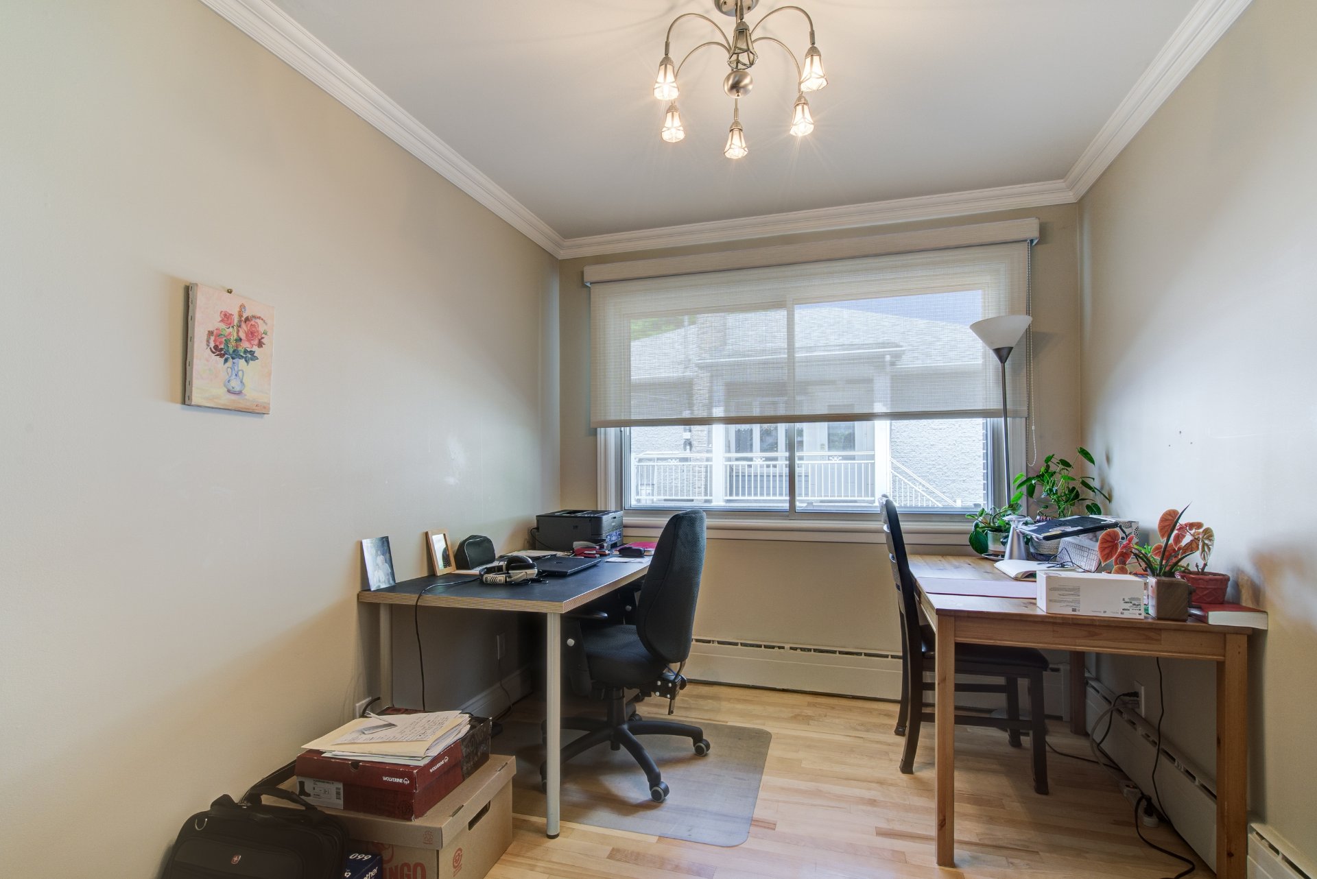 Photo - Bureau