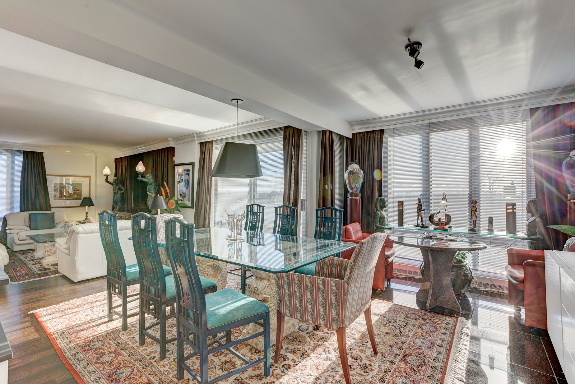 Photo - Salle à manger