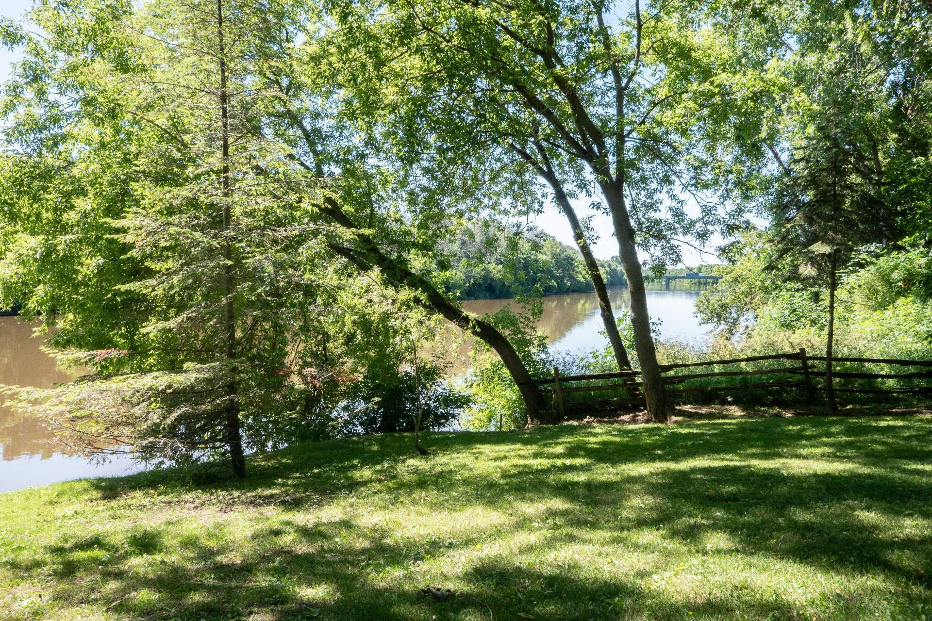 Photo - Vue sur l'eau