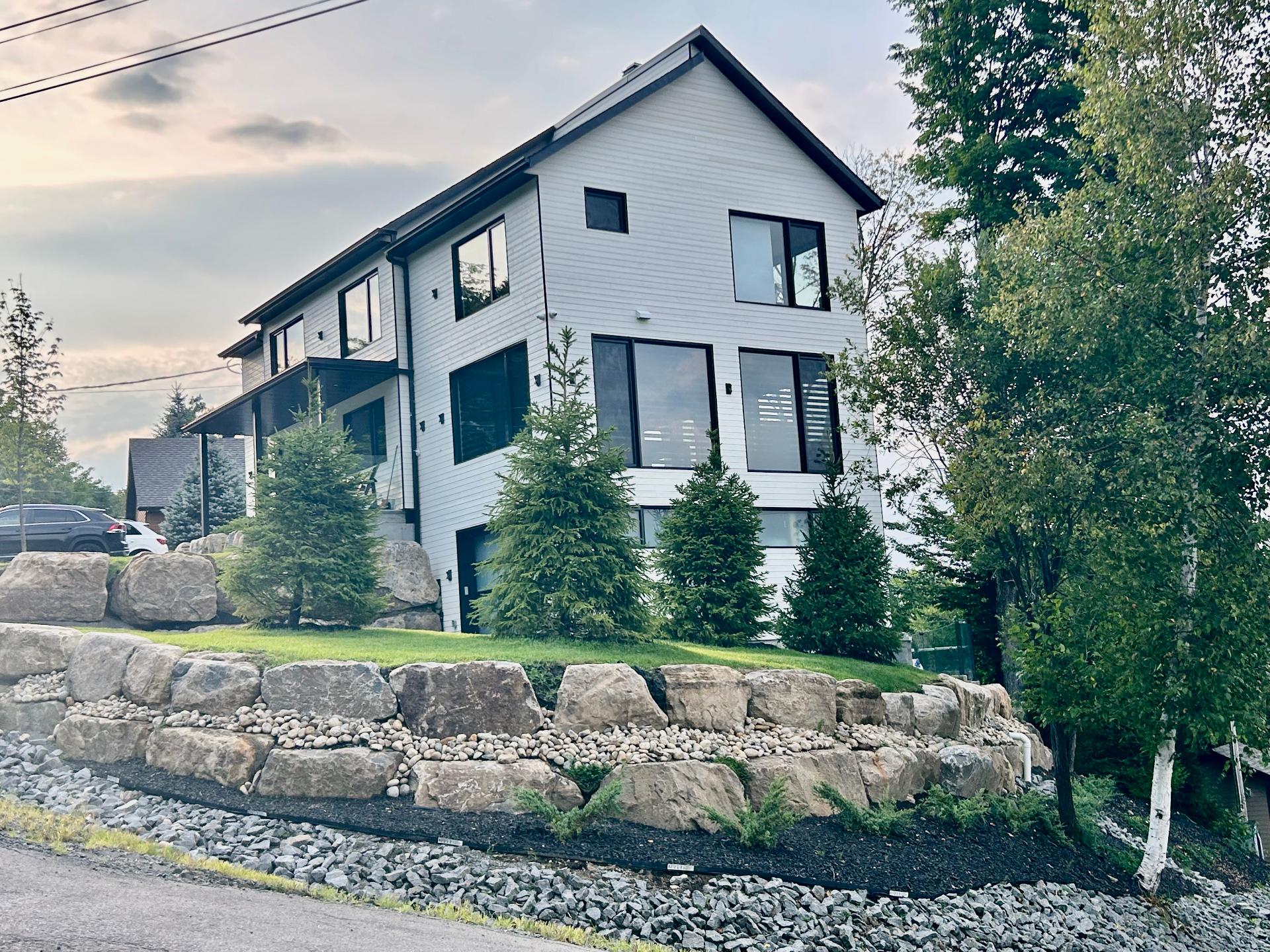 One-and-a-half-storey house for sale, Saint-Sauveur