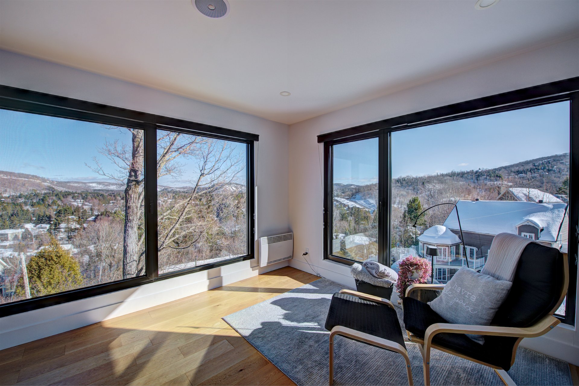 One-and-a-half-storey house for sale, Saint-Sauveur