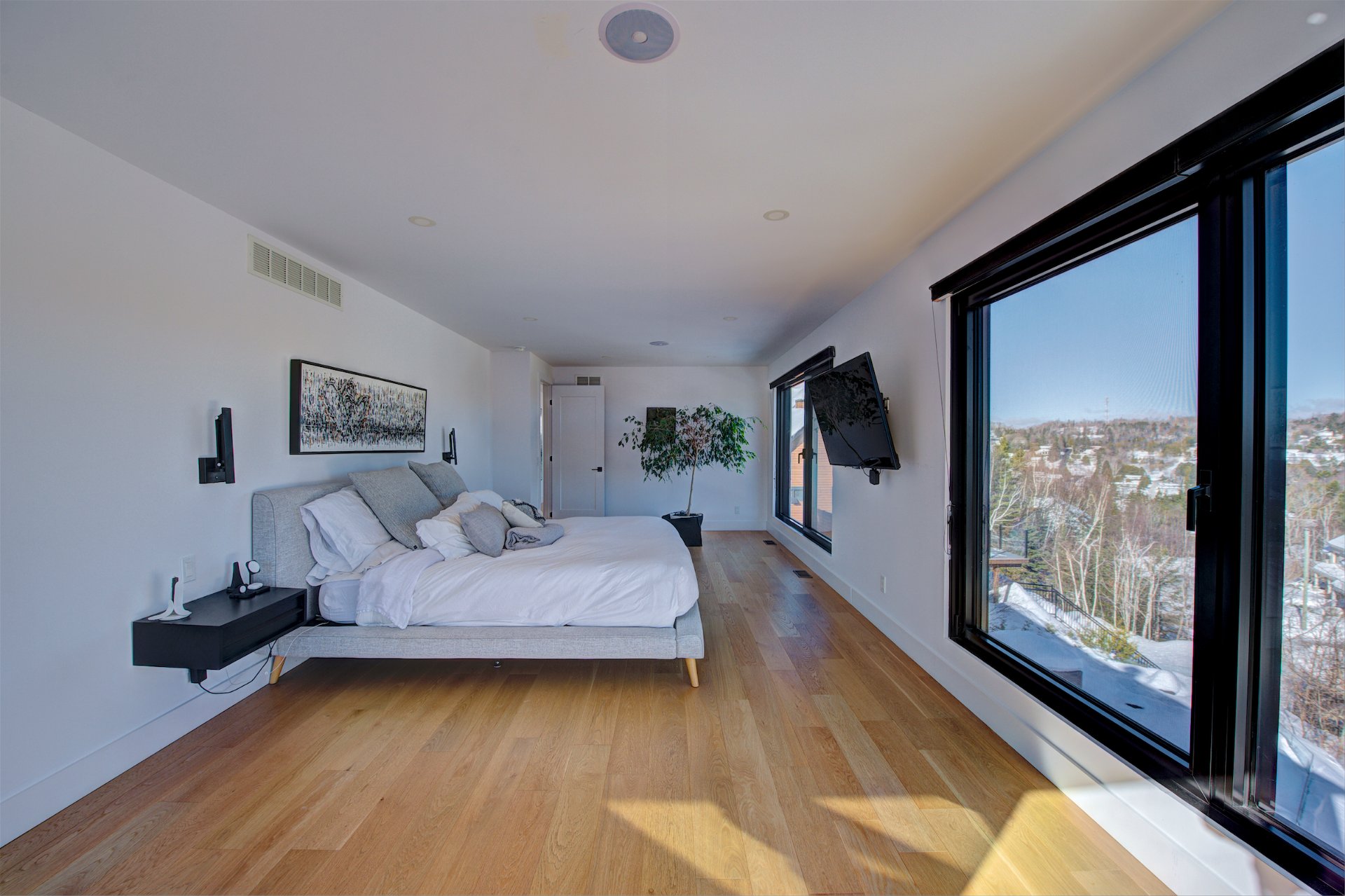 One-and-a-half-storey house for sale, Saint-Sauveur