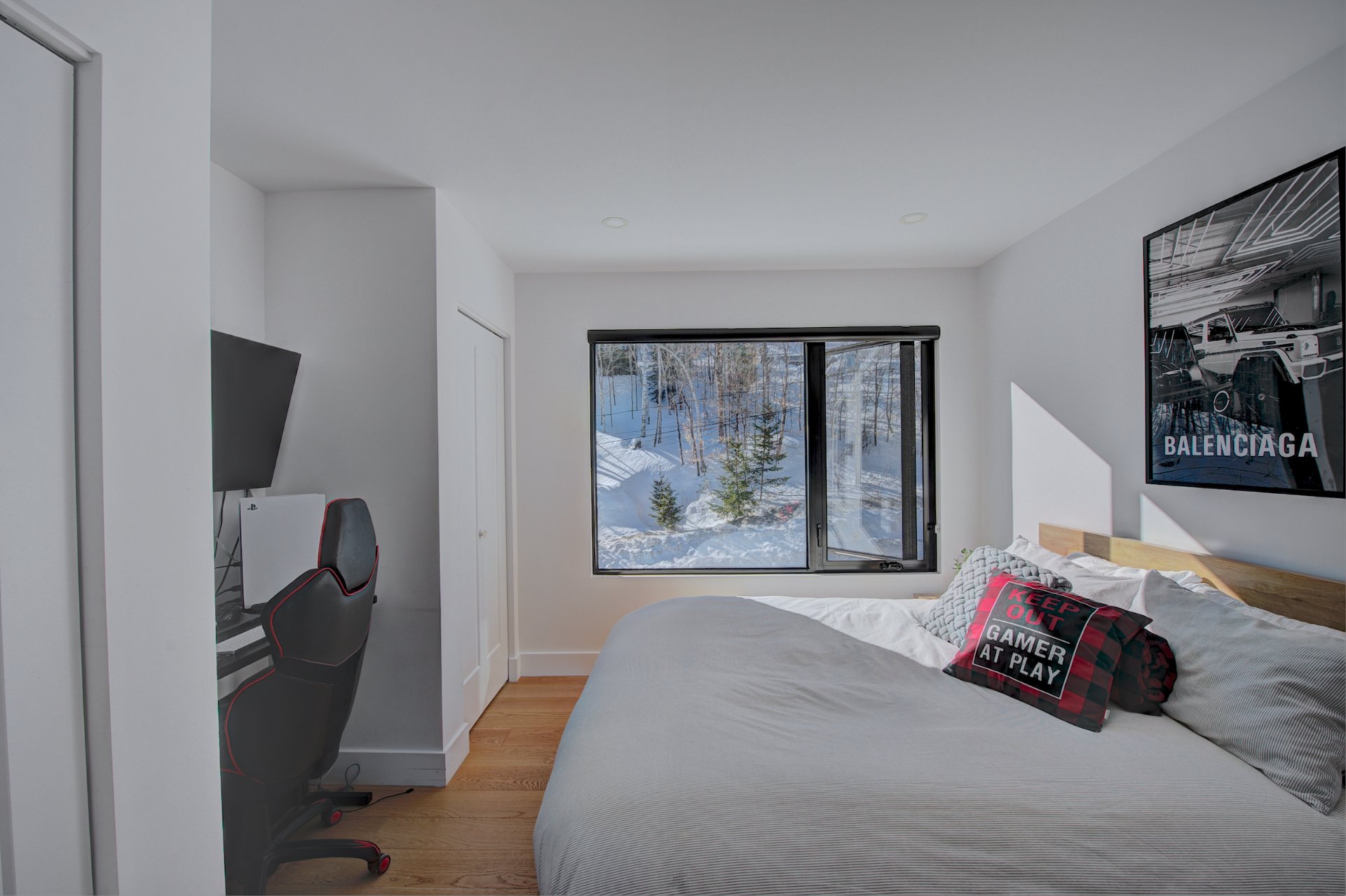 One-and-a-half-storey house for sale, Saint-Sauveur