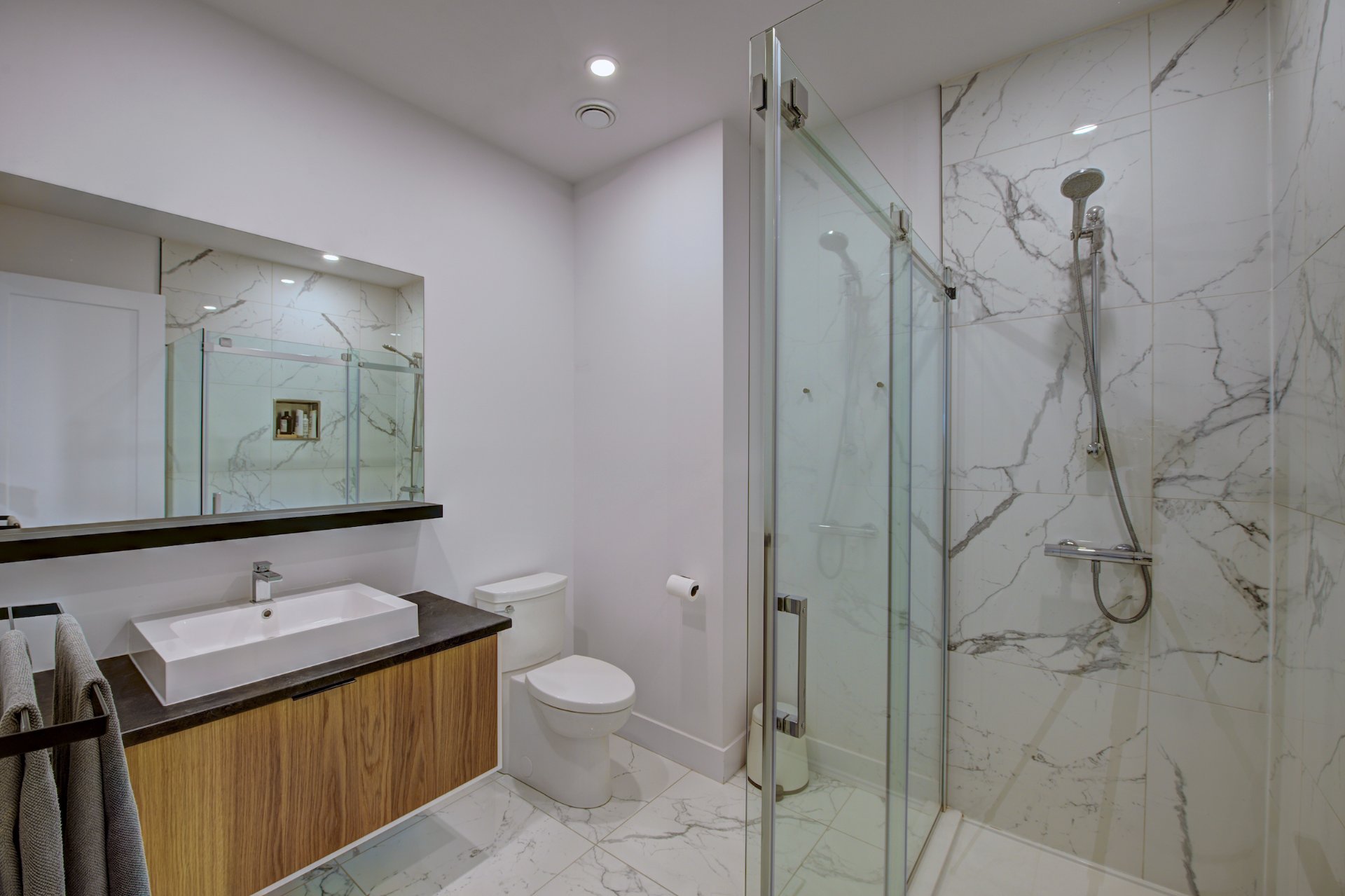 One-and-a-half-storey house for sale, Saint-Sauveur