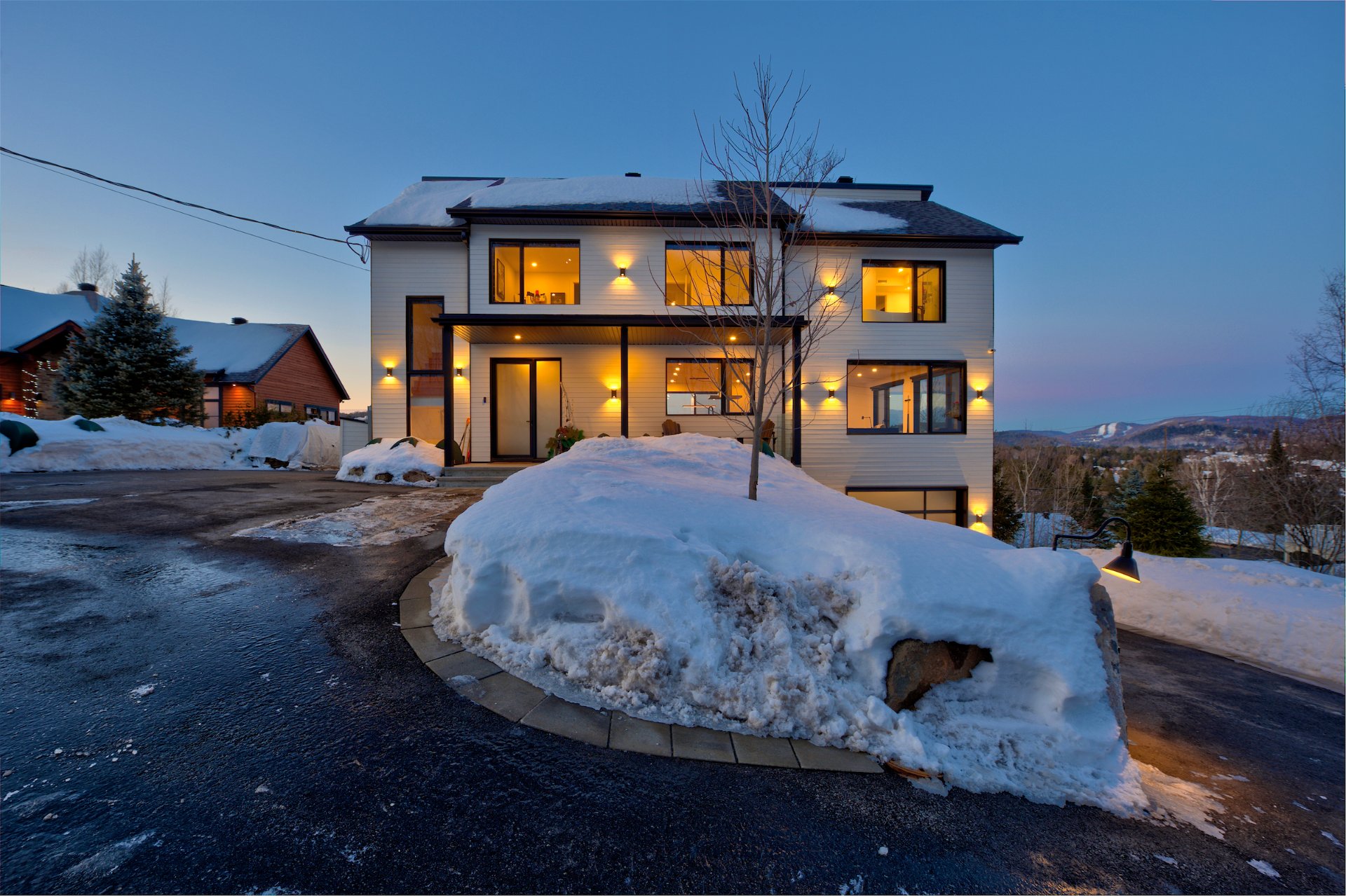 One-and-a-half-storey house for sale, Saint-Sauveur