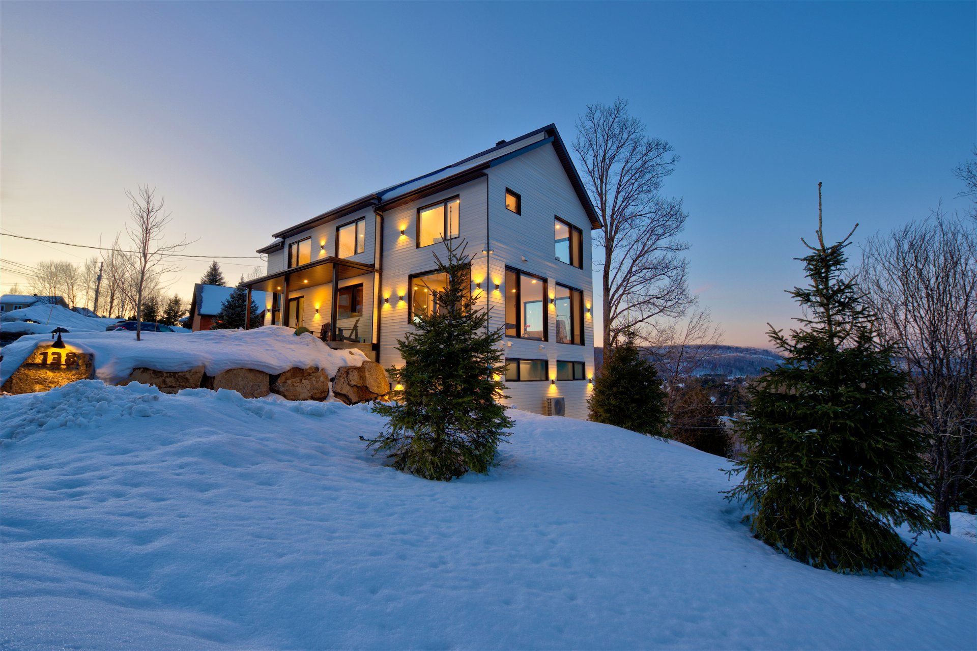 One-and-a-half-storey house for sale, Saint-Sauveur