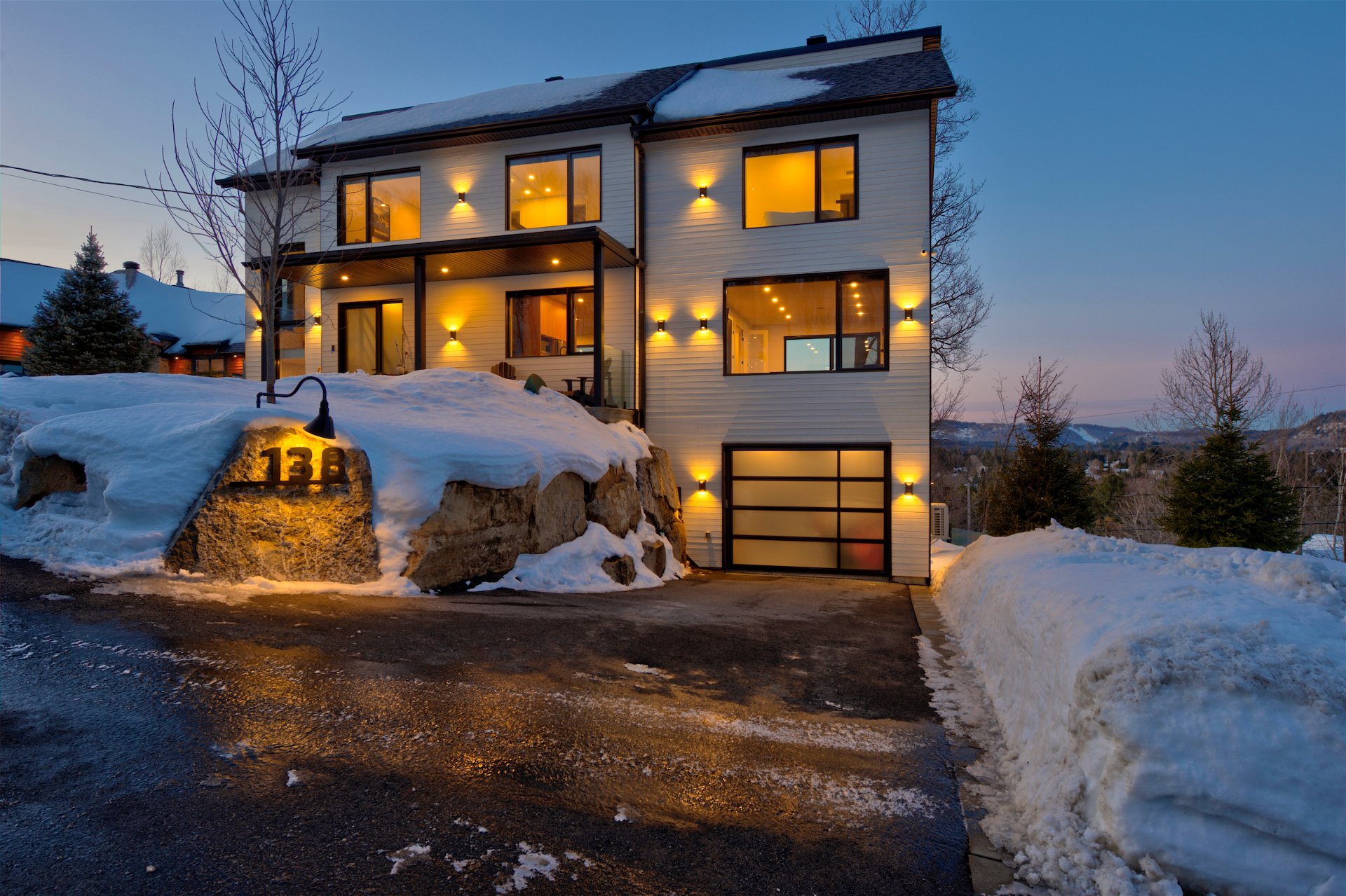 One-and-a-half-storey house for sale, Saint-Sauveur