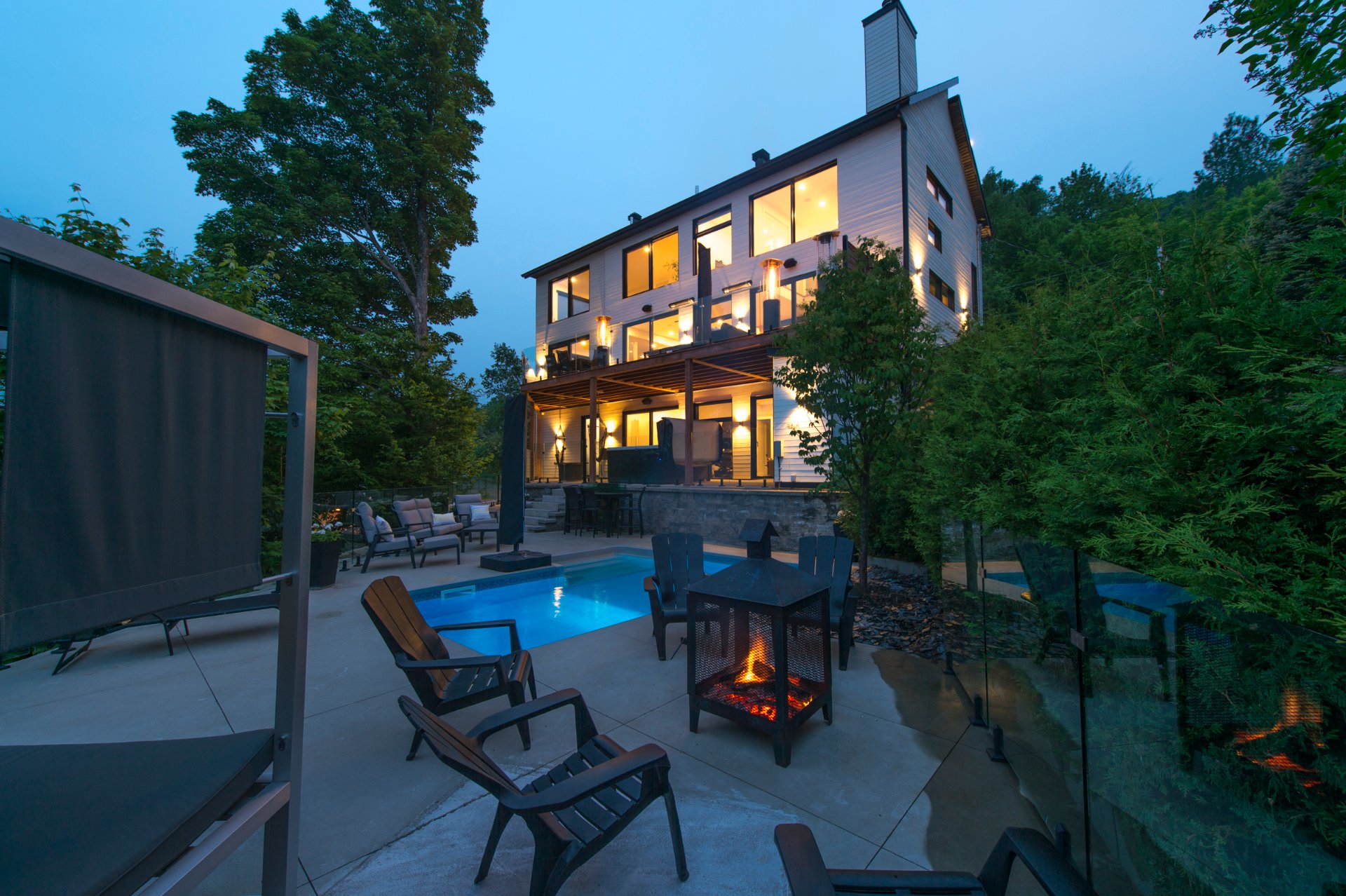 Photo - Backyard