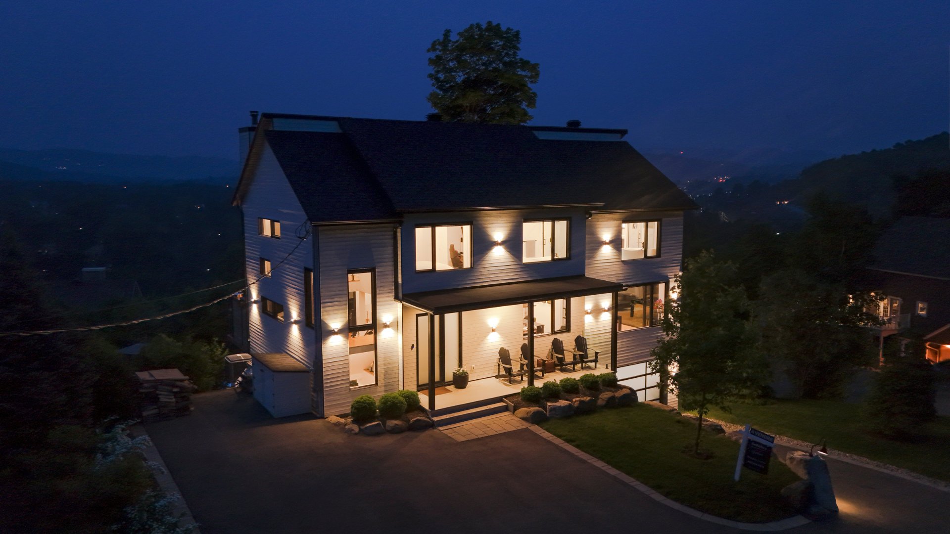 Photo - Frontage