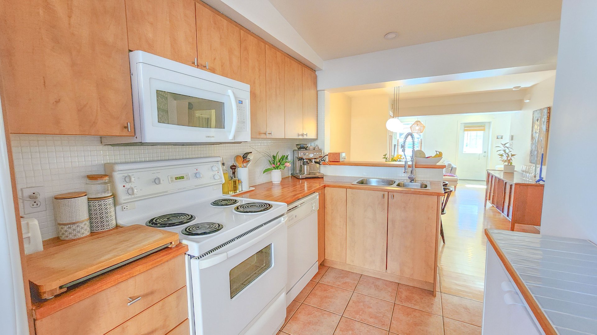 Photo - Kitchen