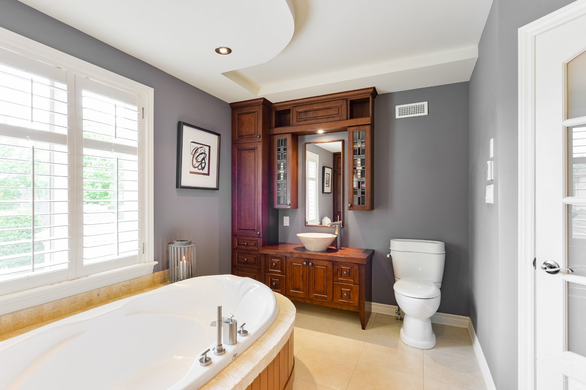 Ensuite bathroom