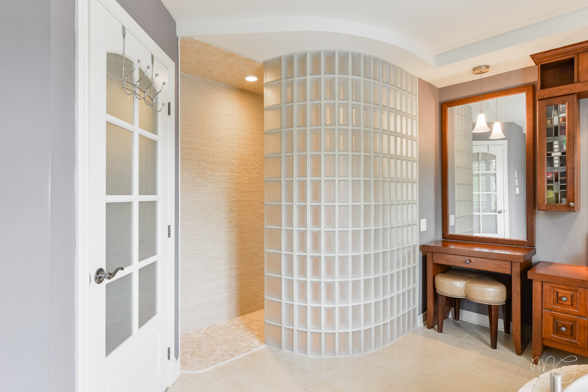 Ensuite bathroom