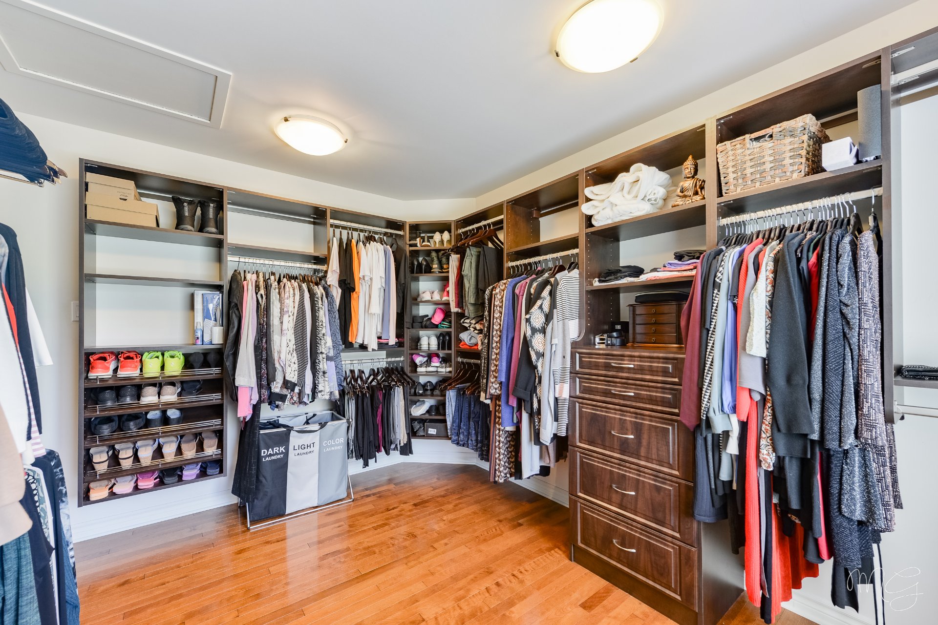 Walk-in closet