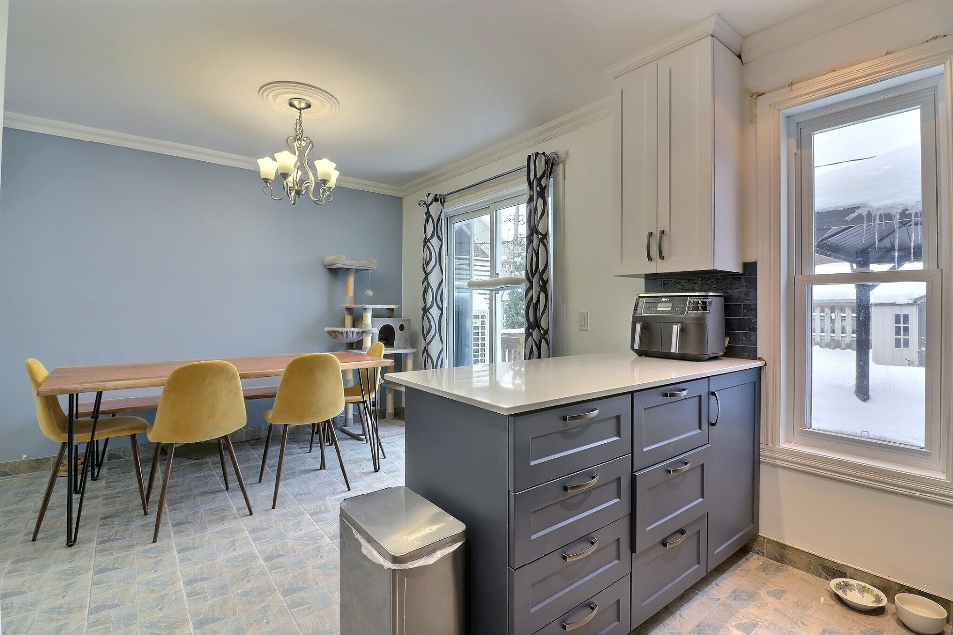 Photo - Kitchen