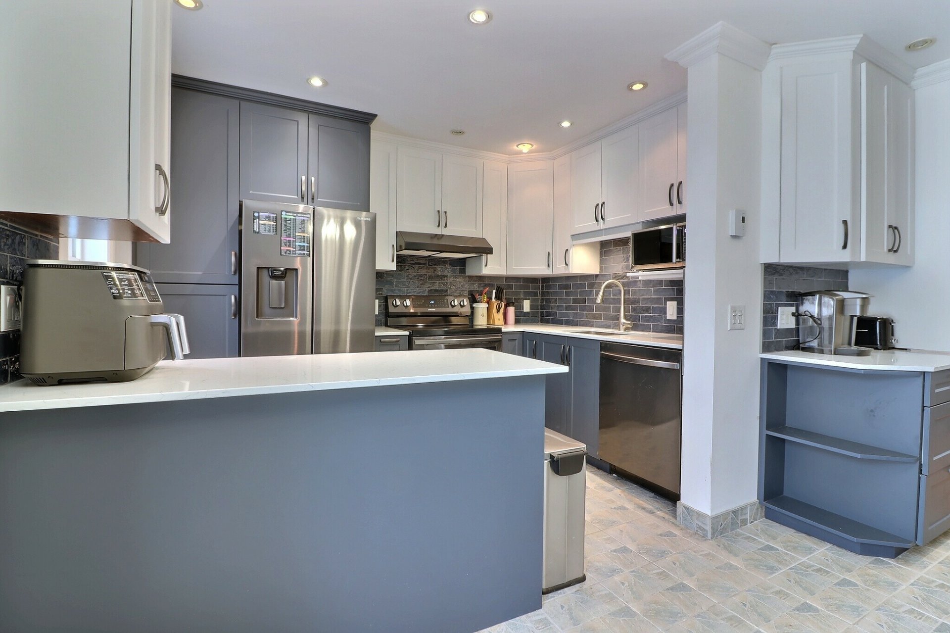 Photo - Kitchen