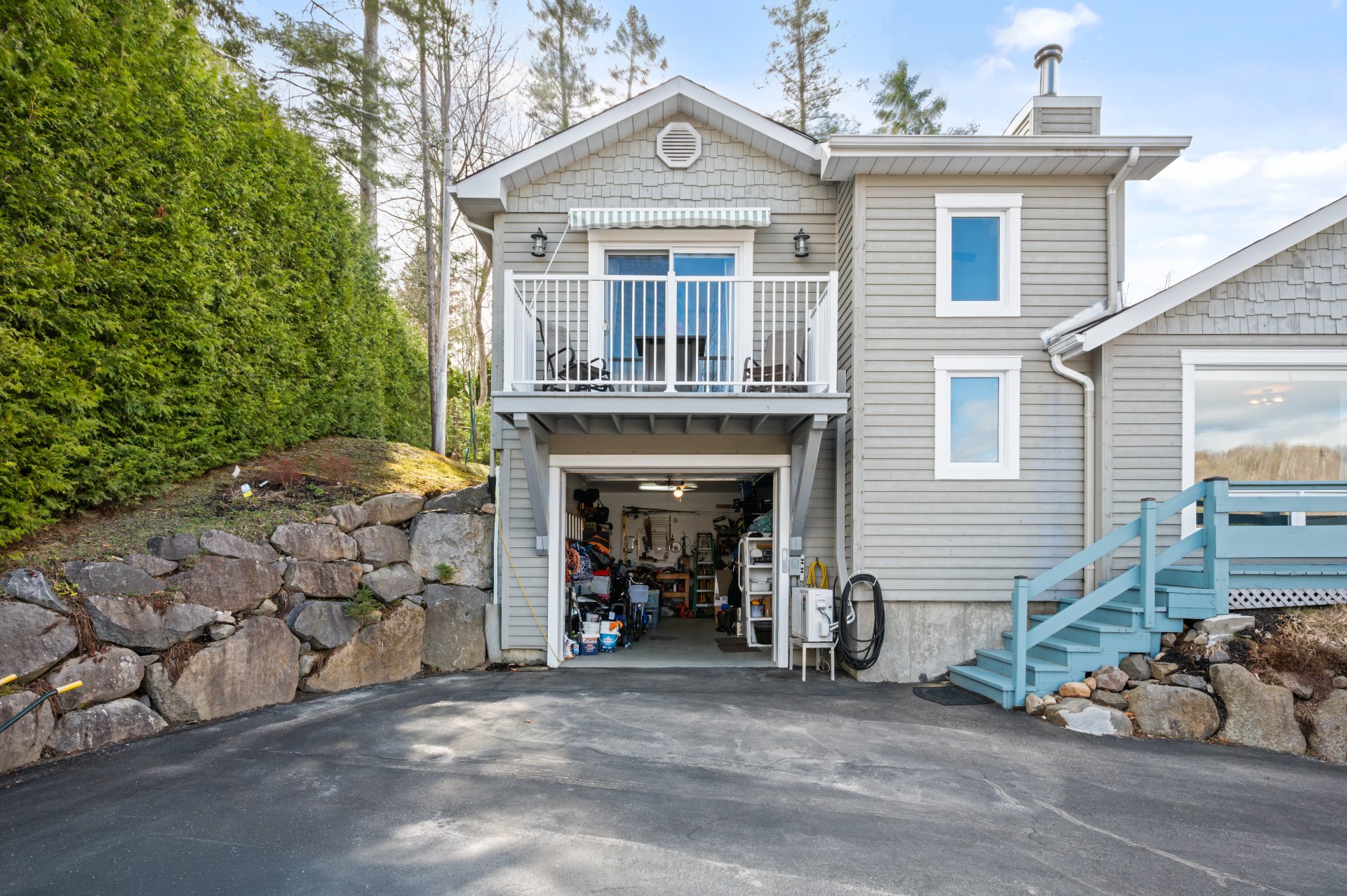 Photo - Garage