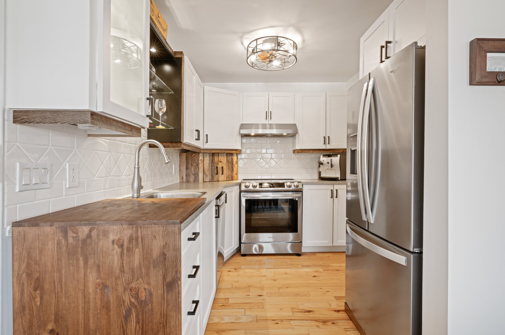 Photo - Kitchen