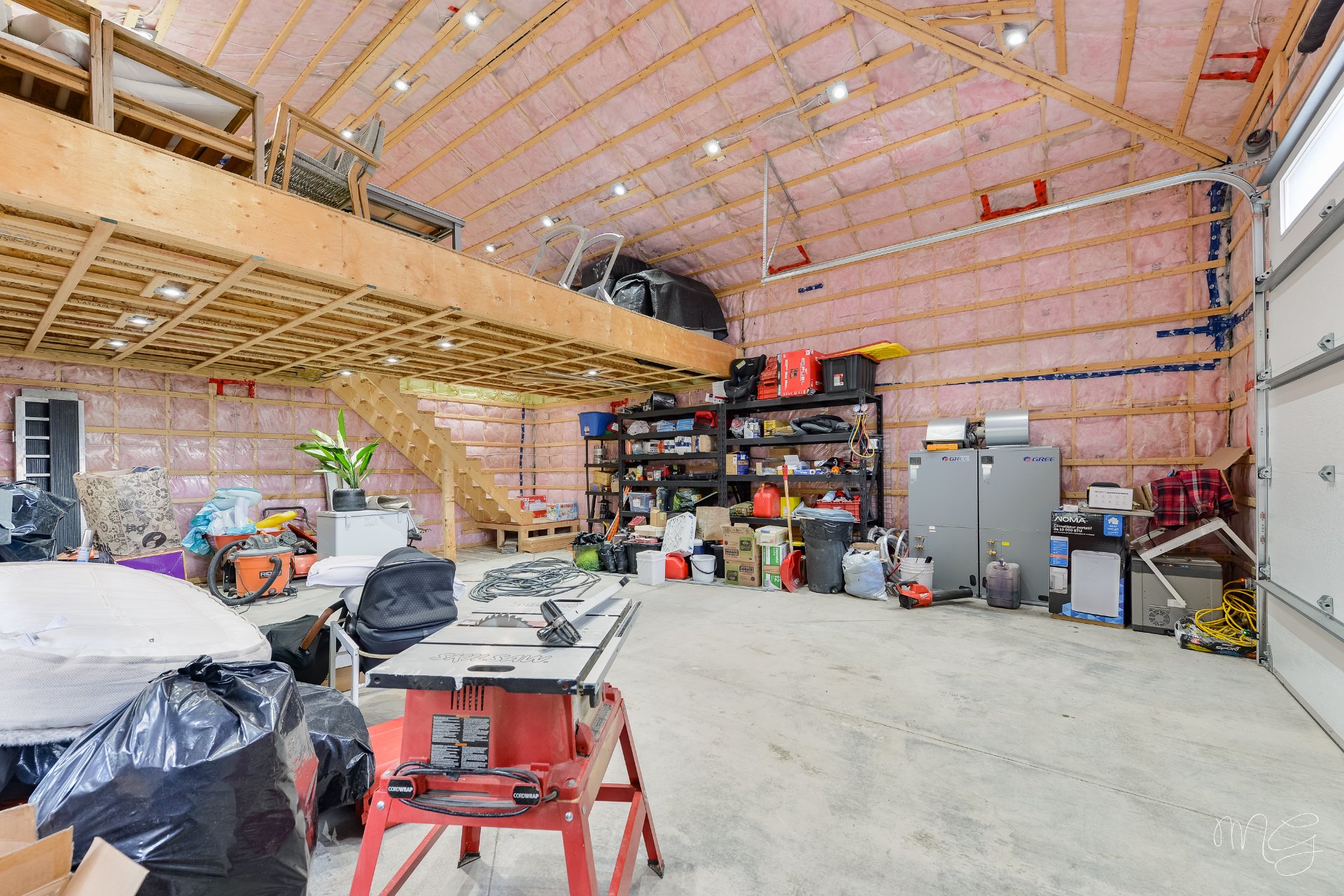 Photo - Garage