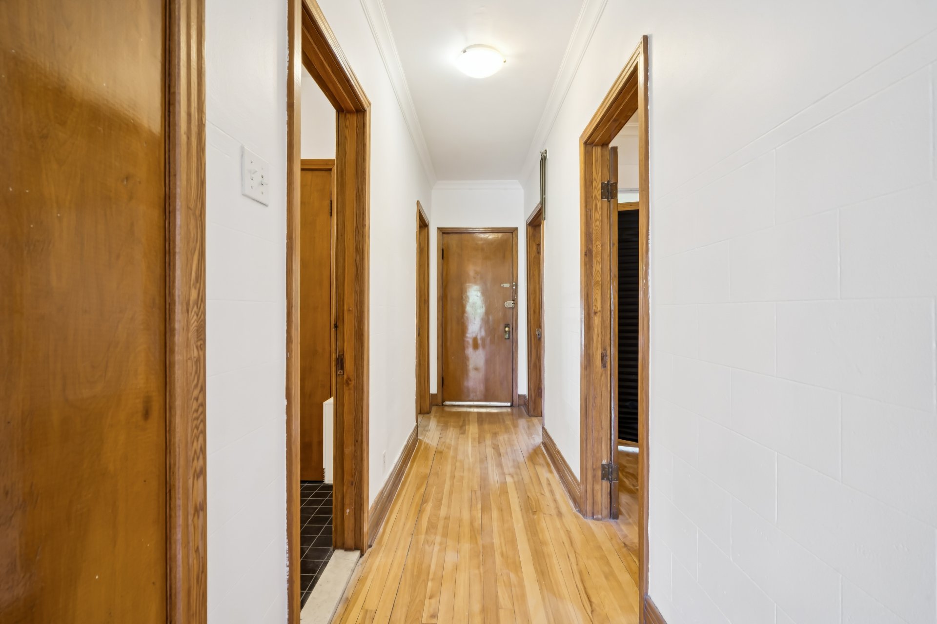 Photo - PASAGEWAY
