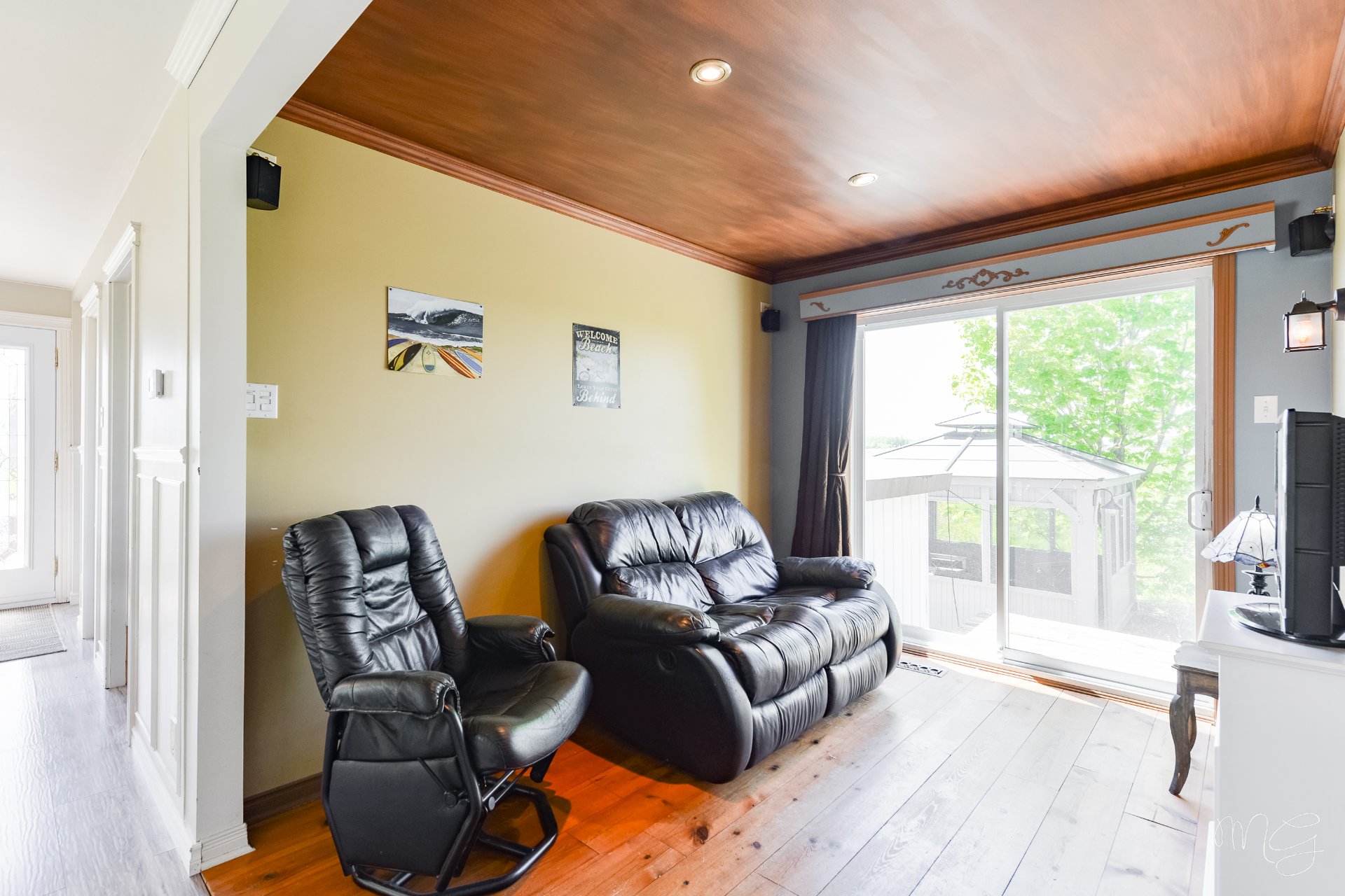 Photo - Salon