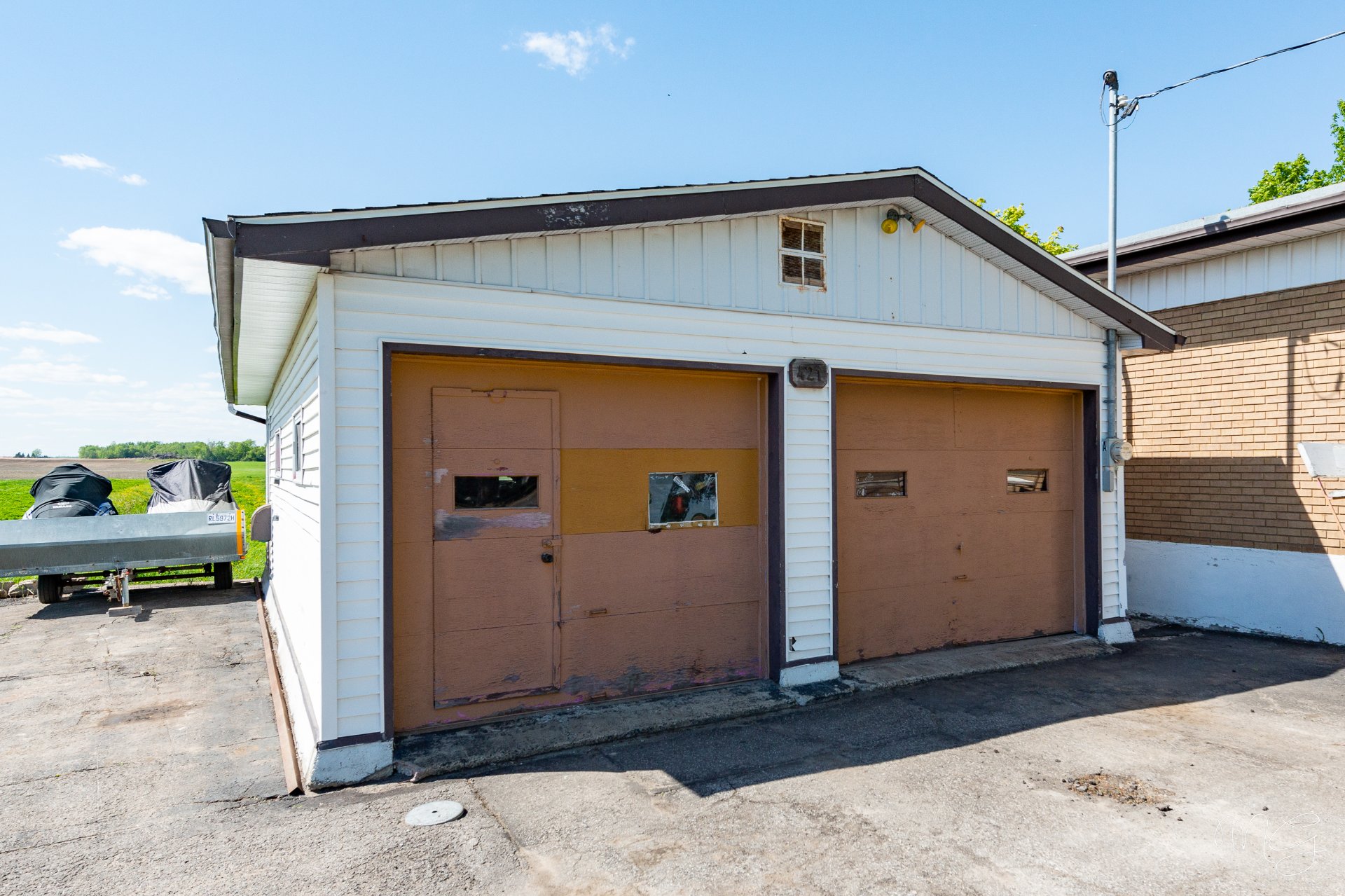 Photo - Garage