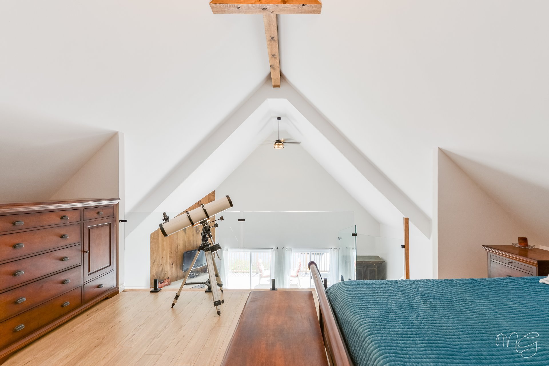 Photo - Mezzanine