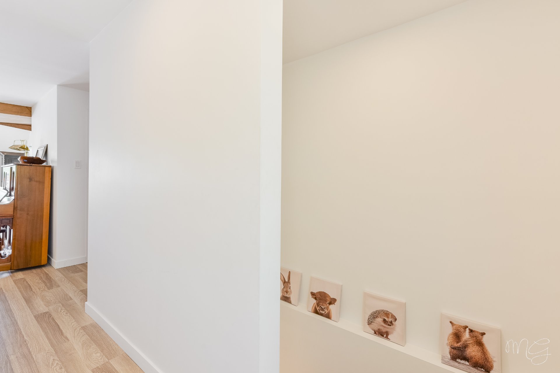 Photo - PASAGEWAY