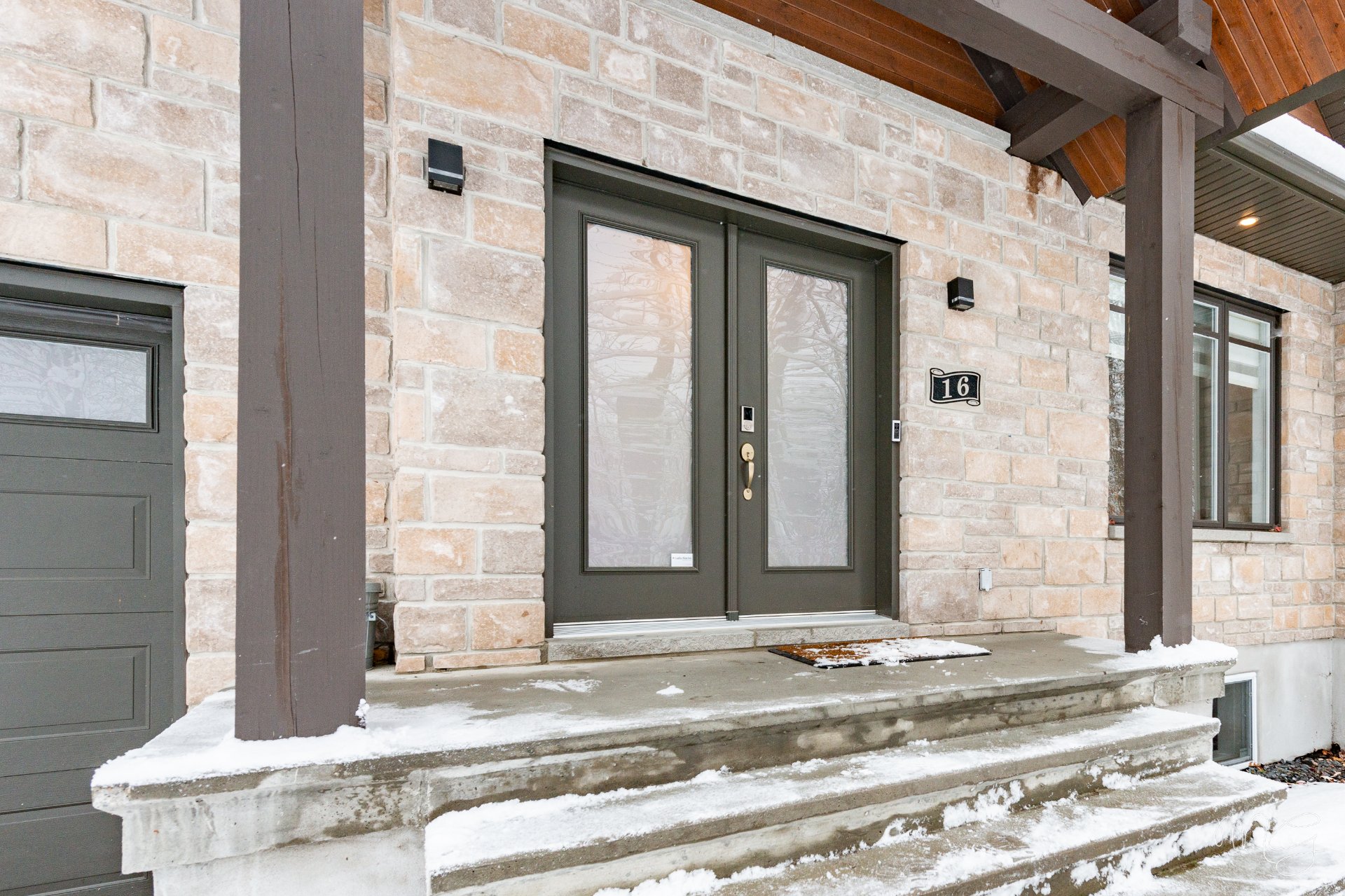 Photo - Entrée extérieure