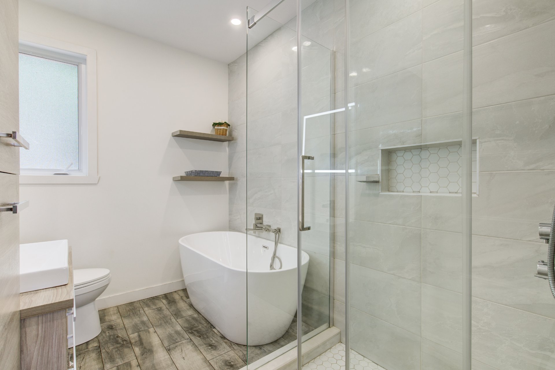 Photo - Bathroom