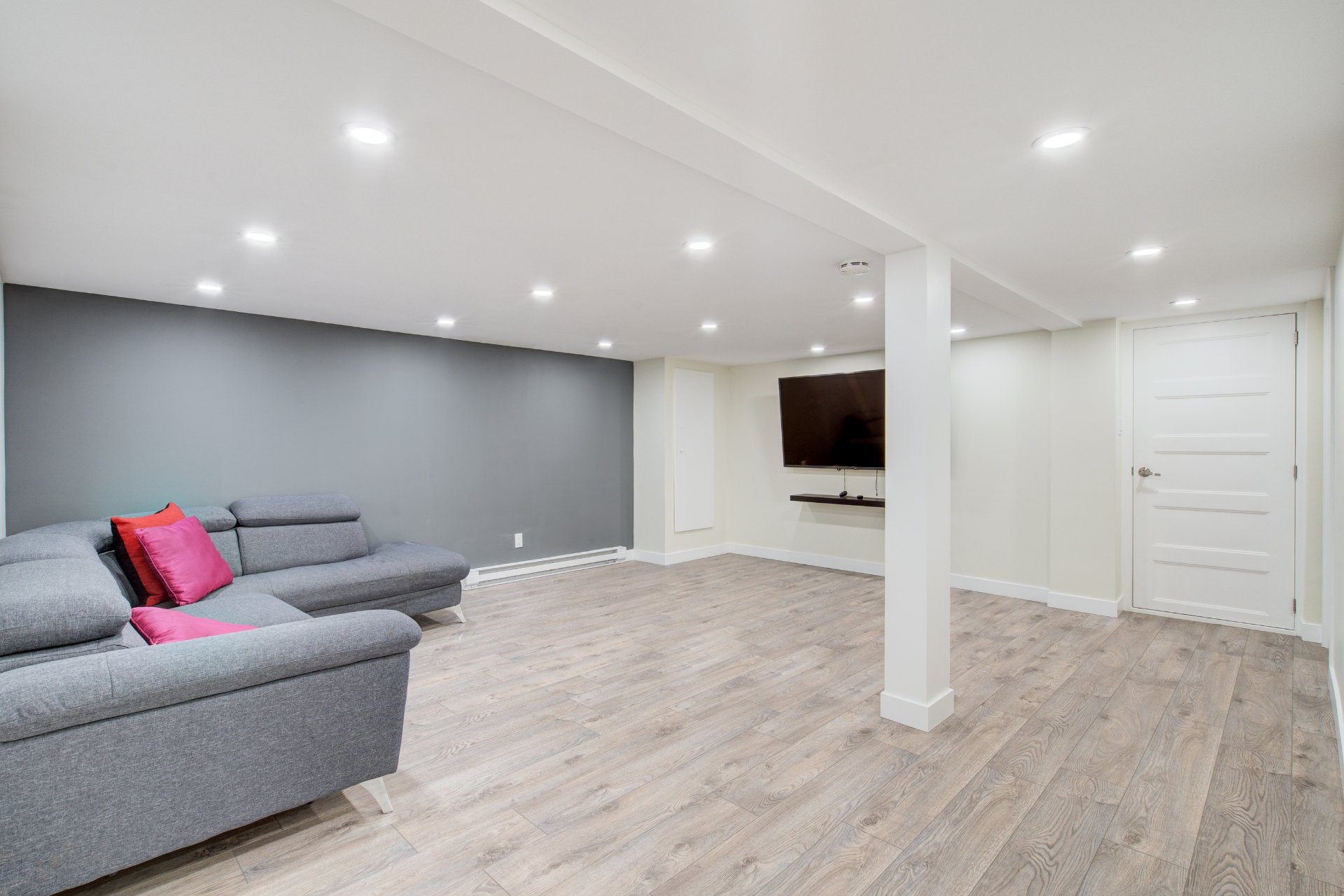 Photo - Family room