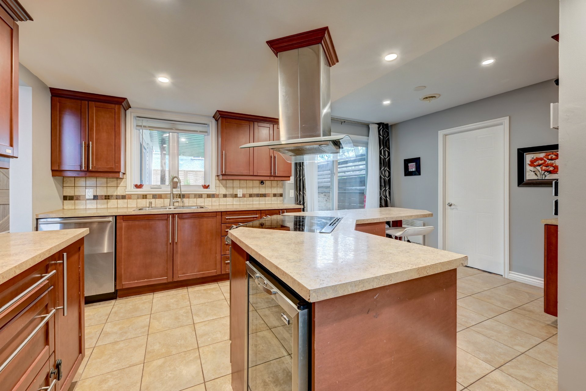 Photo - Kitchen
