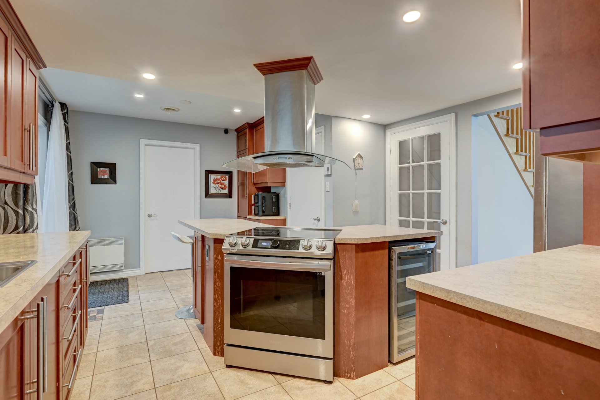 Photo - Kitchen